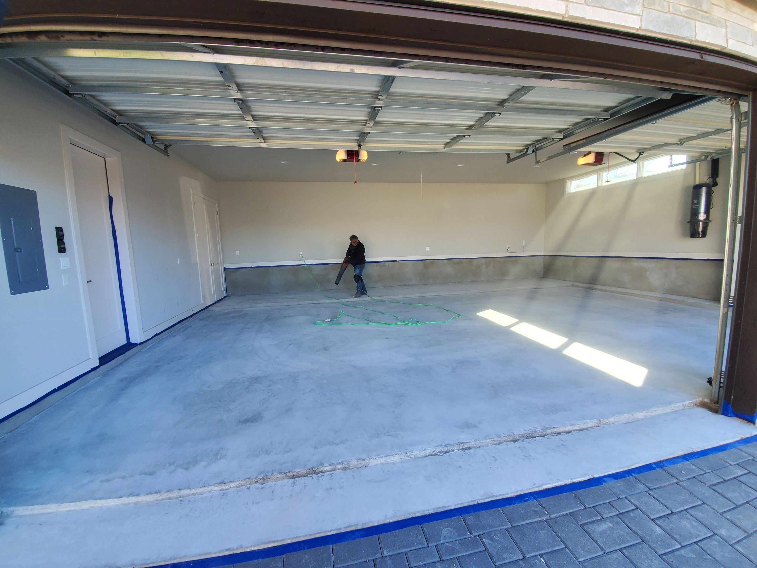 Lakeway, Texas  by TORO Garage Co