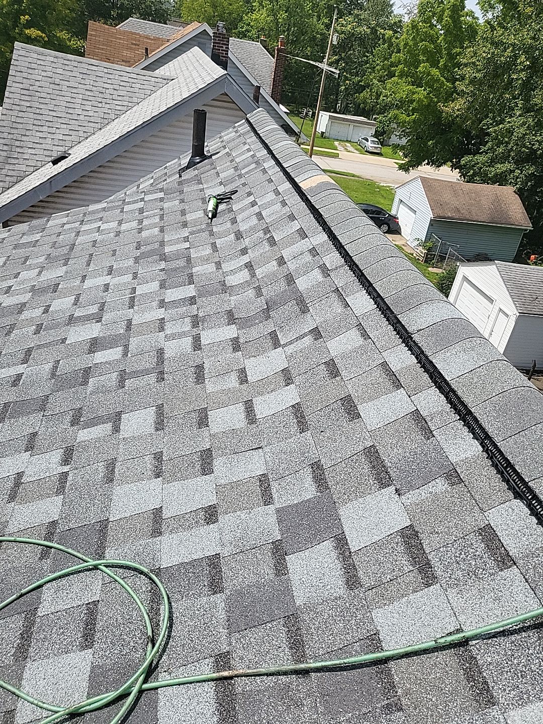 ATLAS PINNACLE COLOR: COASTAL GRANITE by Eagle Eye Roofing