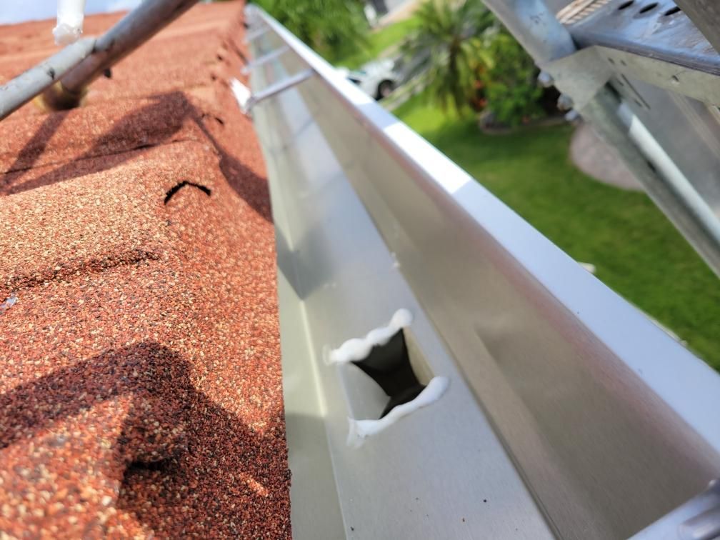 7 inch seamless gutters using Aluminum Seamless Gutters in Cape Coral FL by Gutter Professors