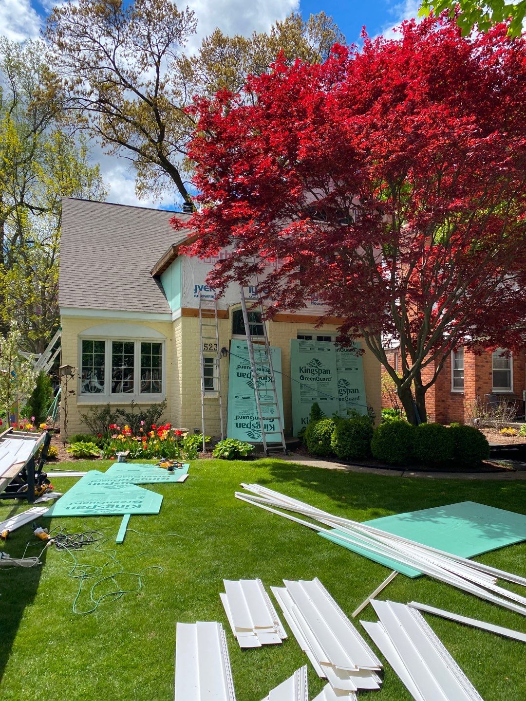 Siding Replacement using CertainTeed Restoration Classic D5 by 180 Contractors