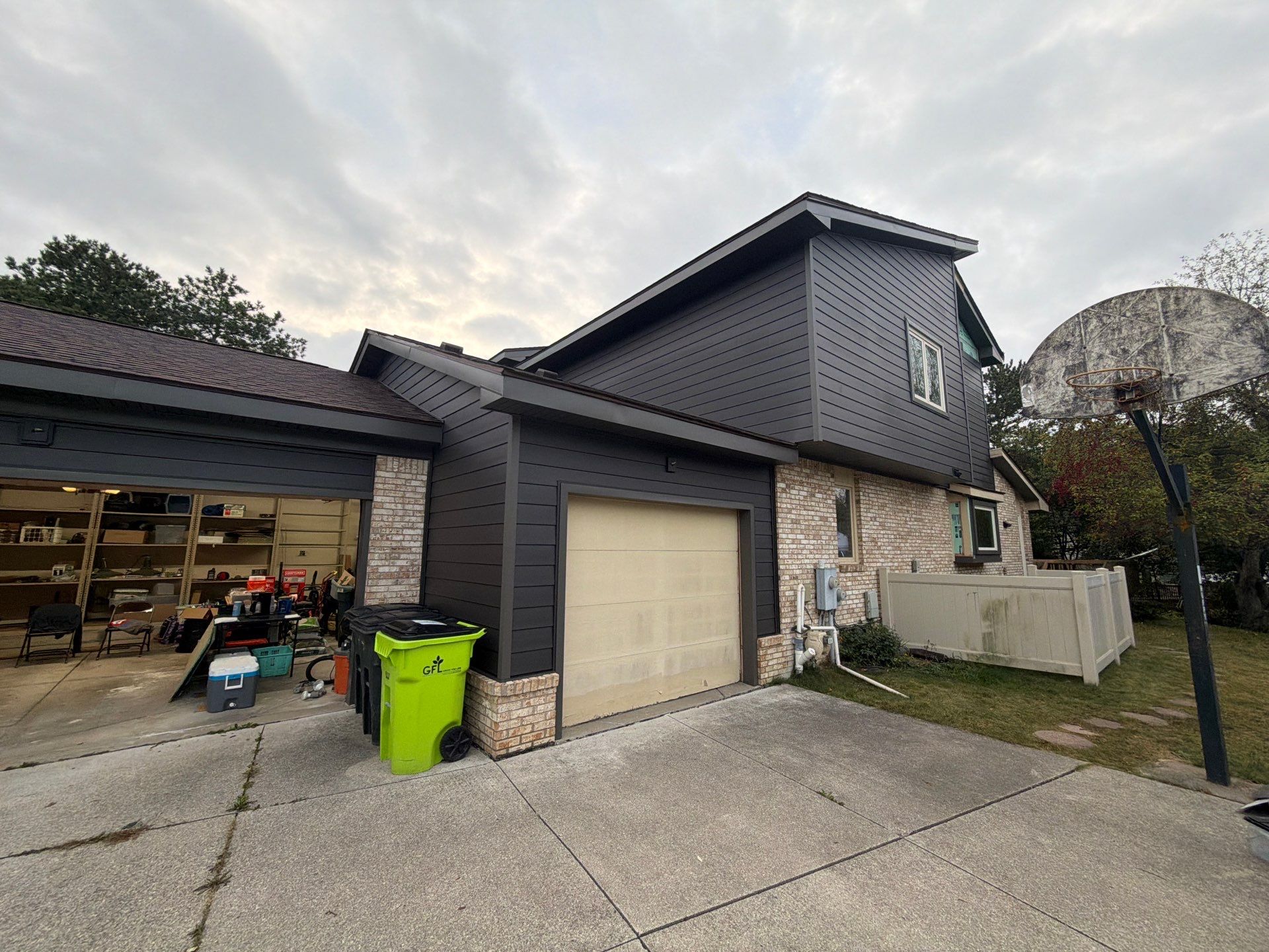 Siding Replacement using Alside S7 Cedar Mill Grain Cast Iron by 180 Contractors