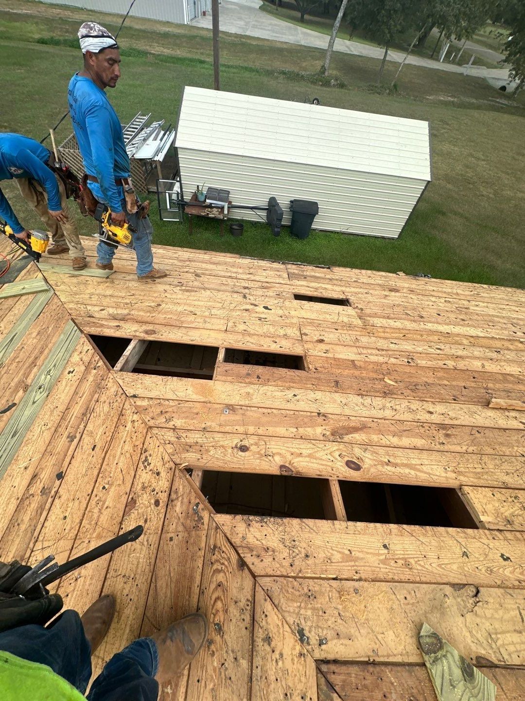 Residential Roofing Installation using Owen's Corning Duration (Lifetime) Shingles by Roof Repair Company