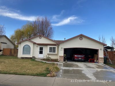 Meridian Idaho Single Level Residential Roofing Installation using Owens Corning