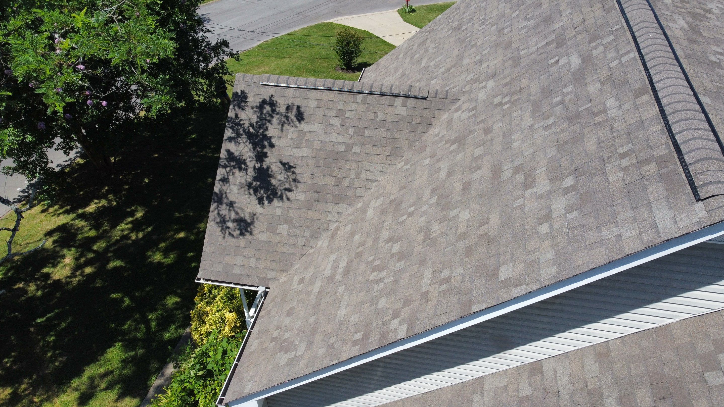 Residential Roofing Installation using Owens Corning Oakridge Roofing System by Undersun Roofing 