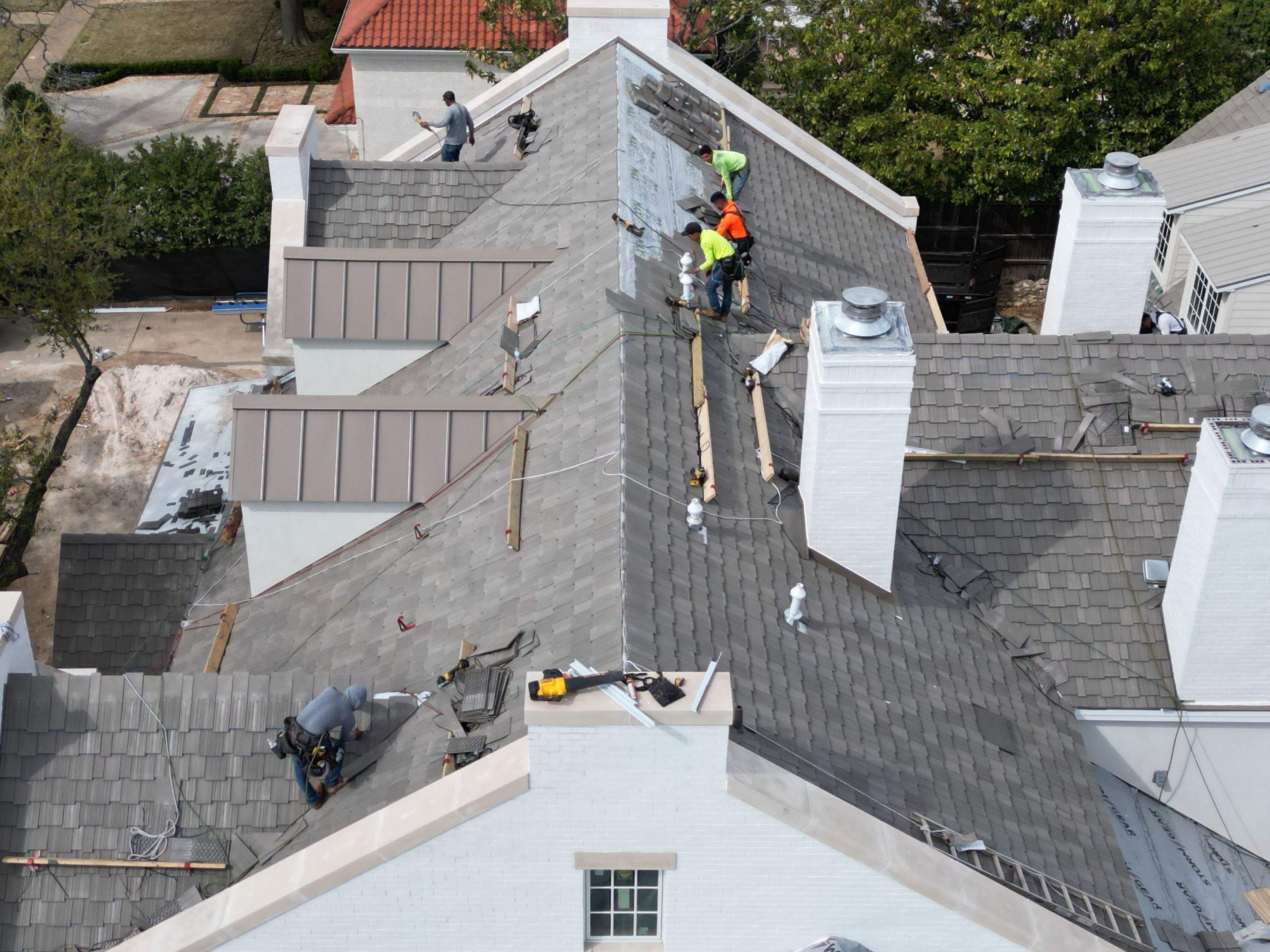 Residential Roofing Installation using DaVinci Multi Width Shake by Harvey Roofing & Construction