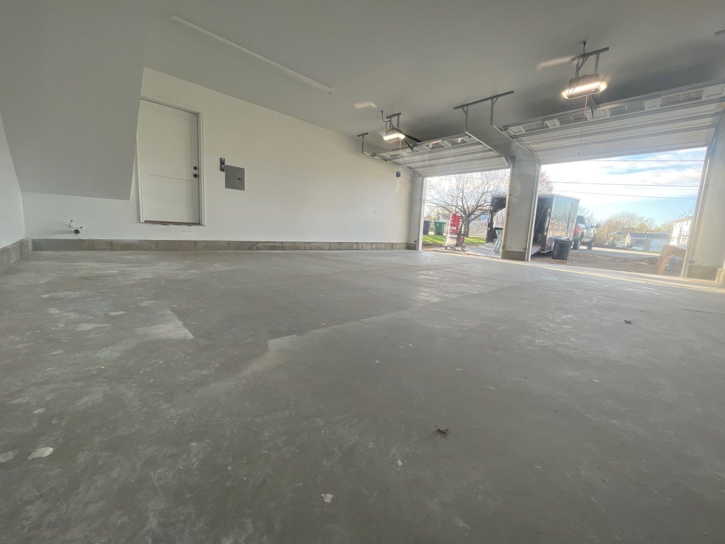 Garage in Nashua, NH 03063 by Symphony Concrete Coatings