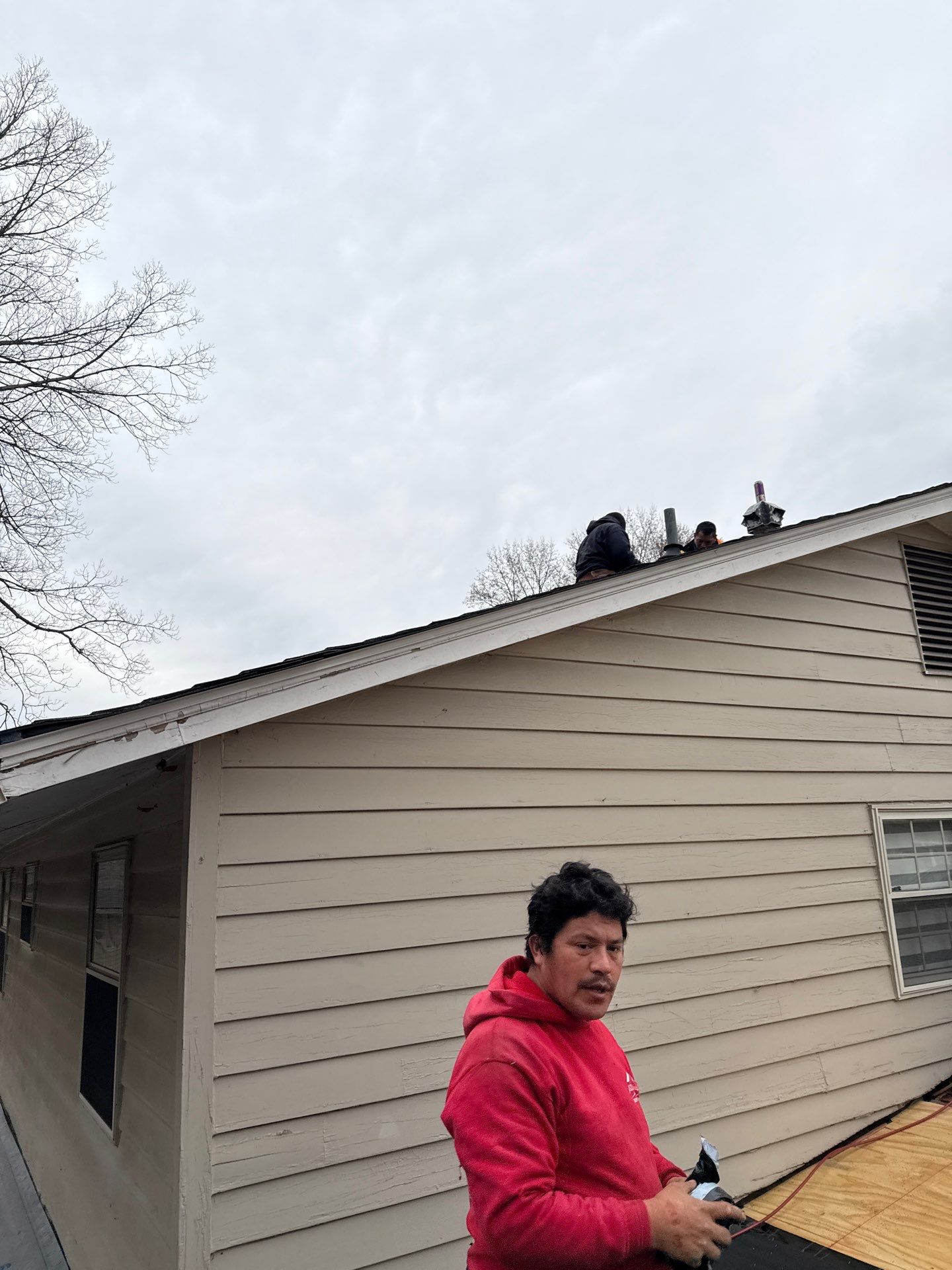 Springfield : Residential Roof Replacement with CertainTeed Landmark Pro in Max Moire Black  by RM Banning, Inc.