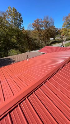 Residential Roofing Installation using Metal