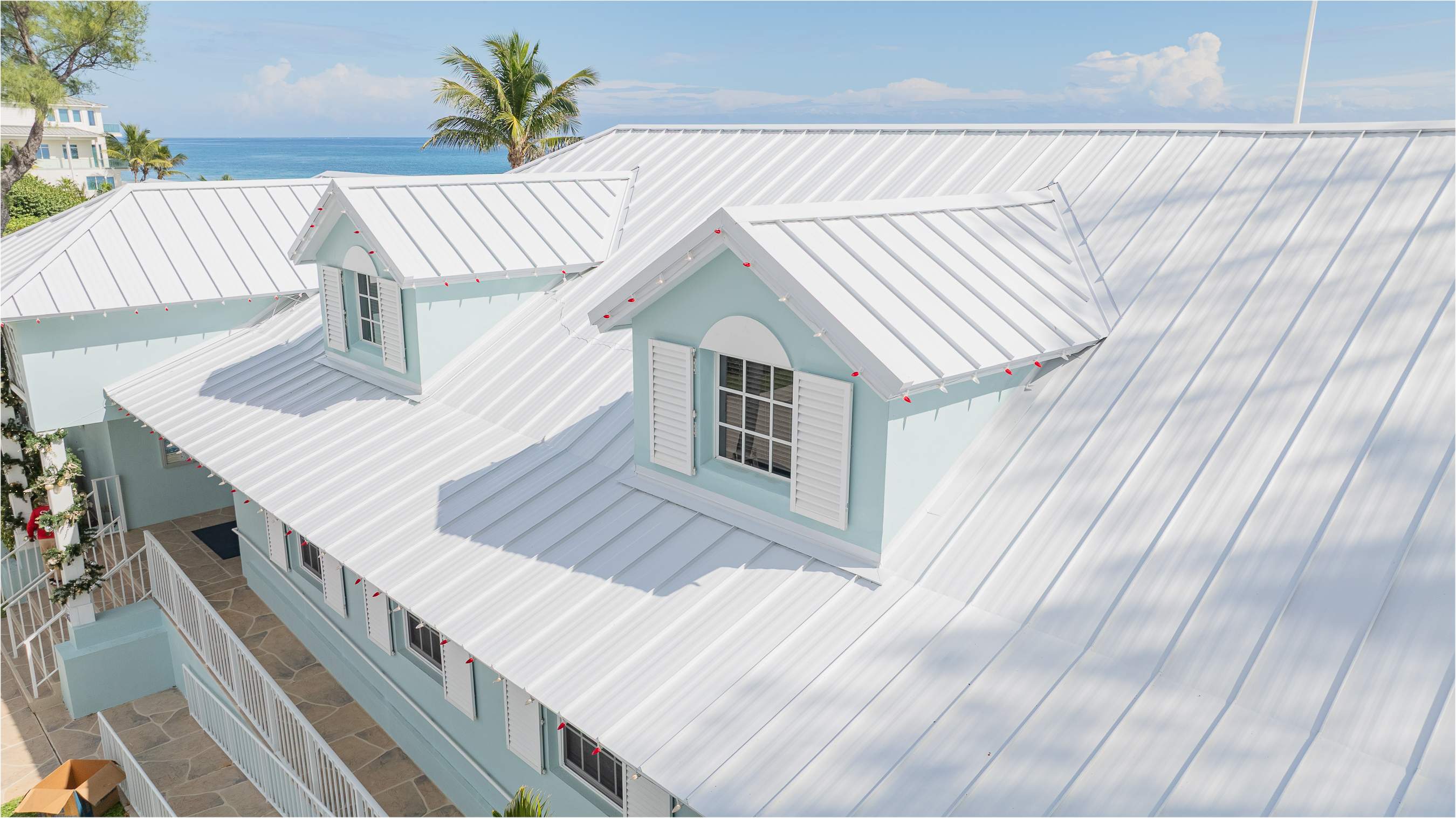 .032 Aluminum 1.5" Mechanical Seam Regal White by Total Roofing System The Metal Roof Experts