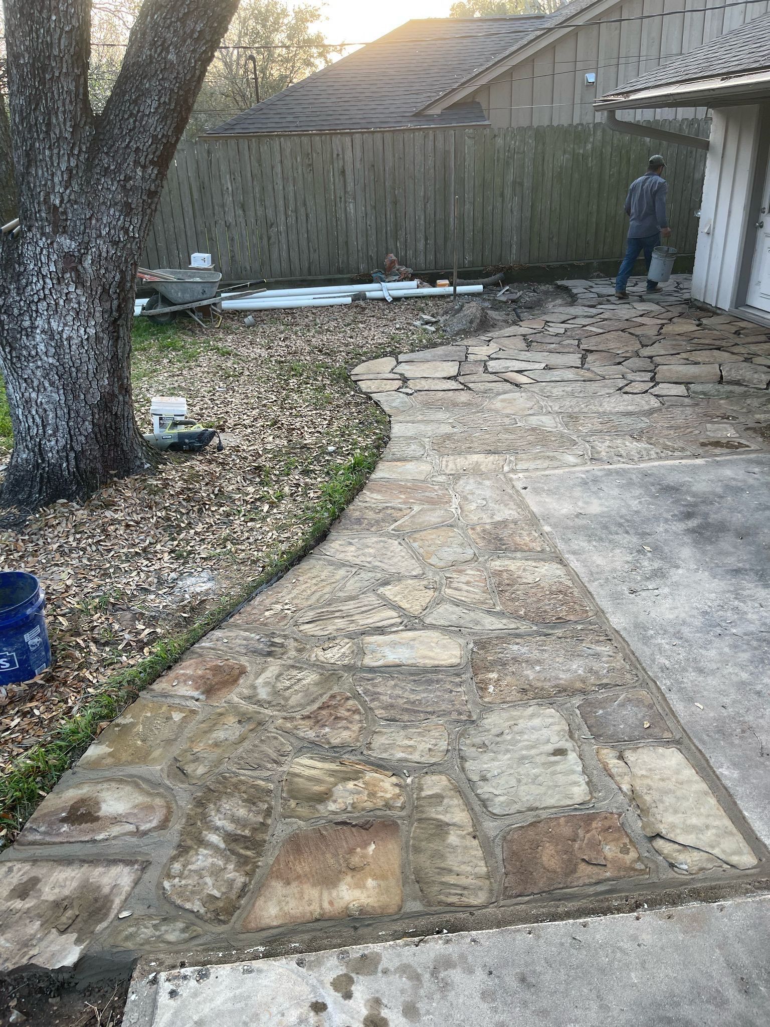 🌿 Jackie’s Outdoor Transformation — Drainage, Flagstone & Full Restoration by Texas Urban Elements