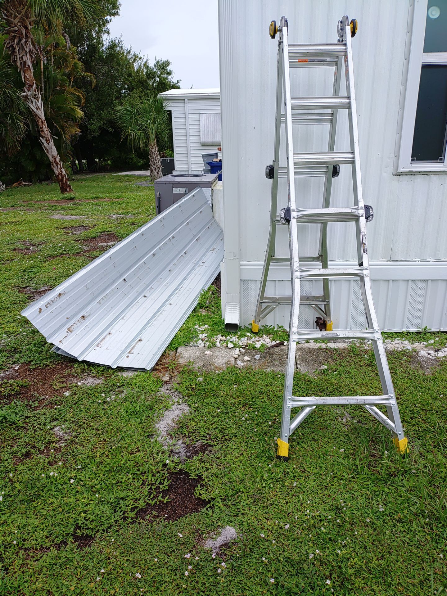 6 inch Aluminum Seamless Gutters in Englewood FL by Gutter Professors