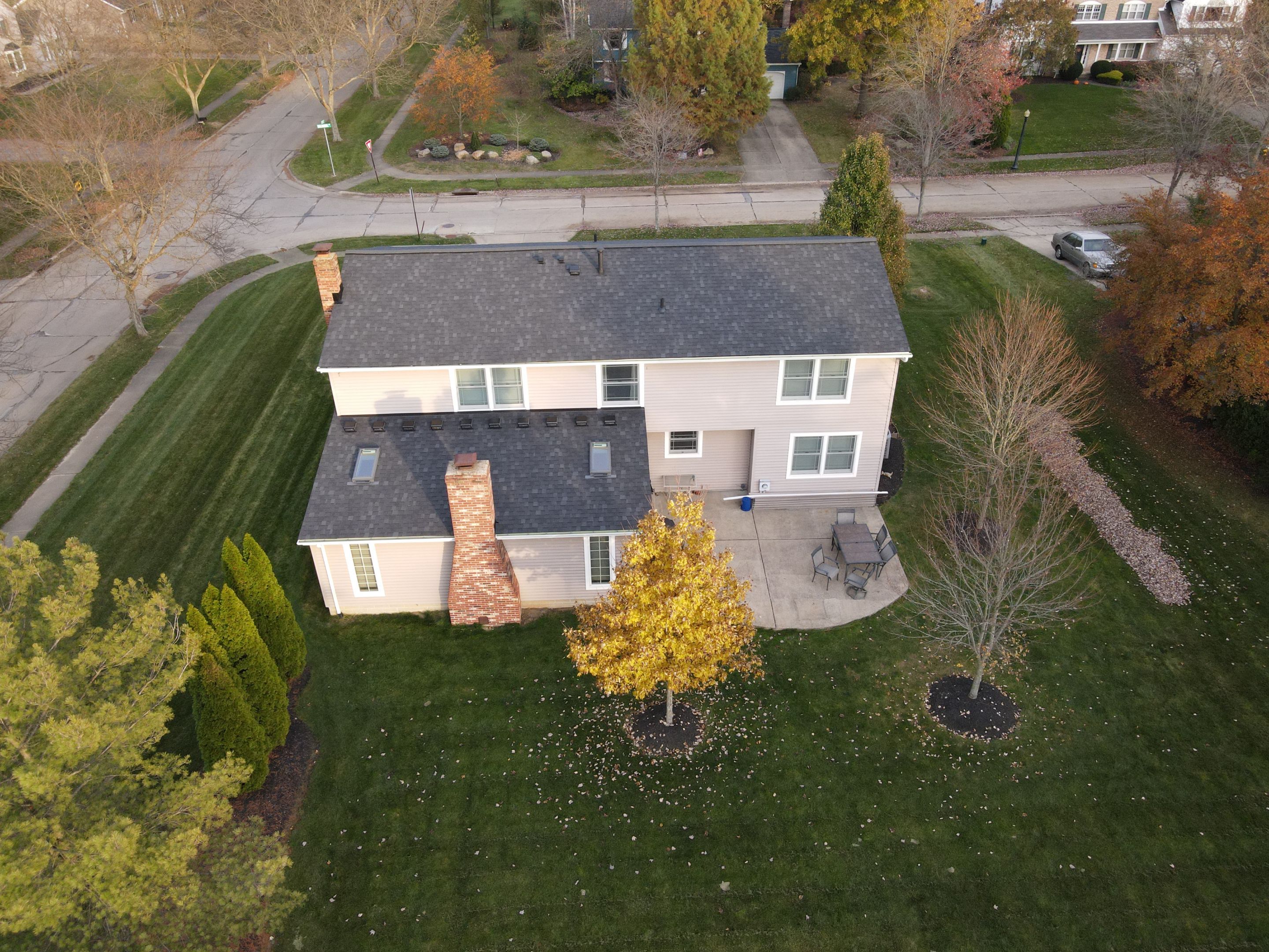 Brand: Atlas Pinnacle Color: Pristine Scotchgard Black Shadow Drip: Black by Eagle Eye Roofing
