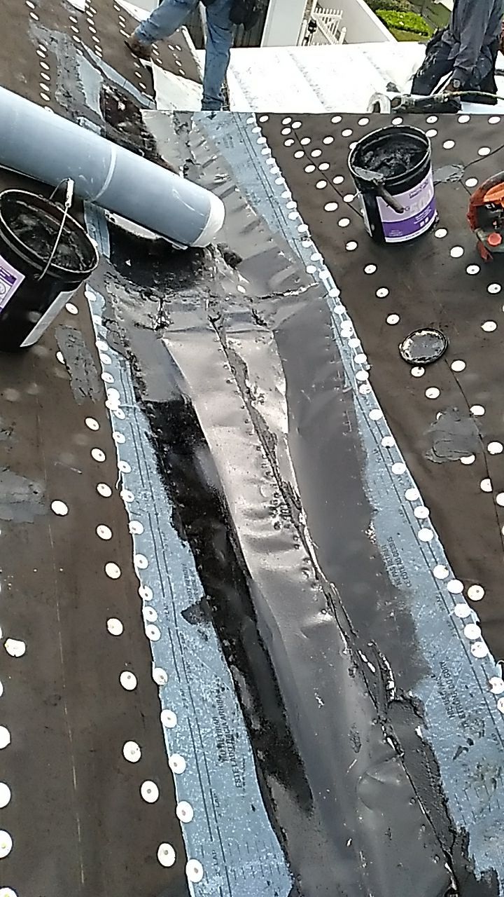 Wood Shake Repair using Wood Roof Shakes by Aastro Roofing
