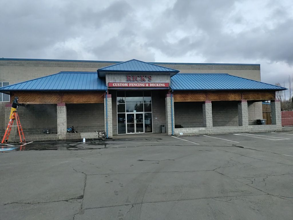 Cedar Siding Restoration using Sharkskin Brightener by Paul Schopp