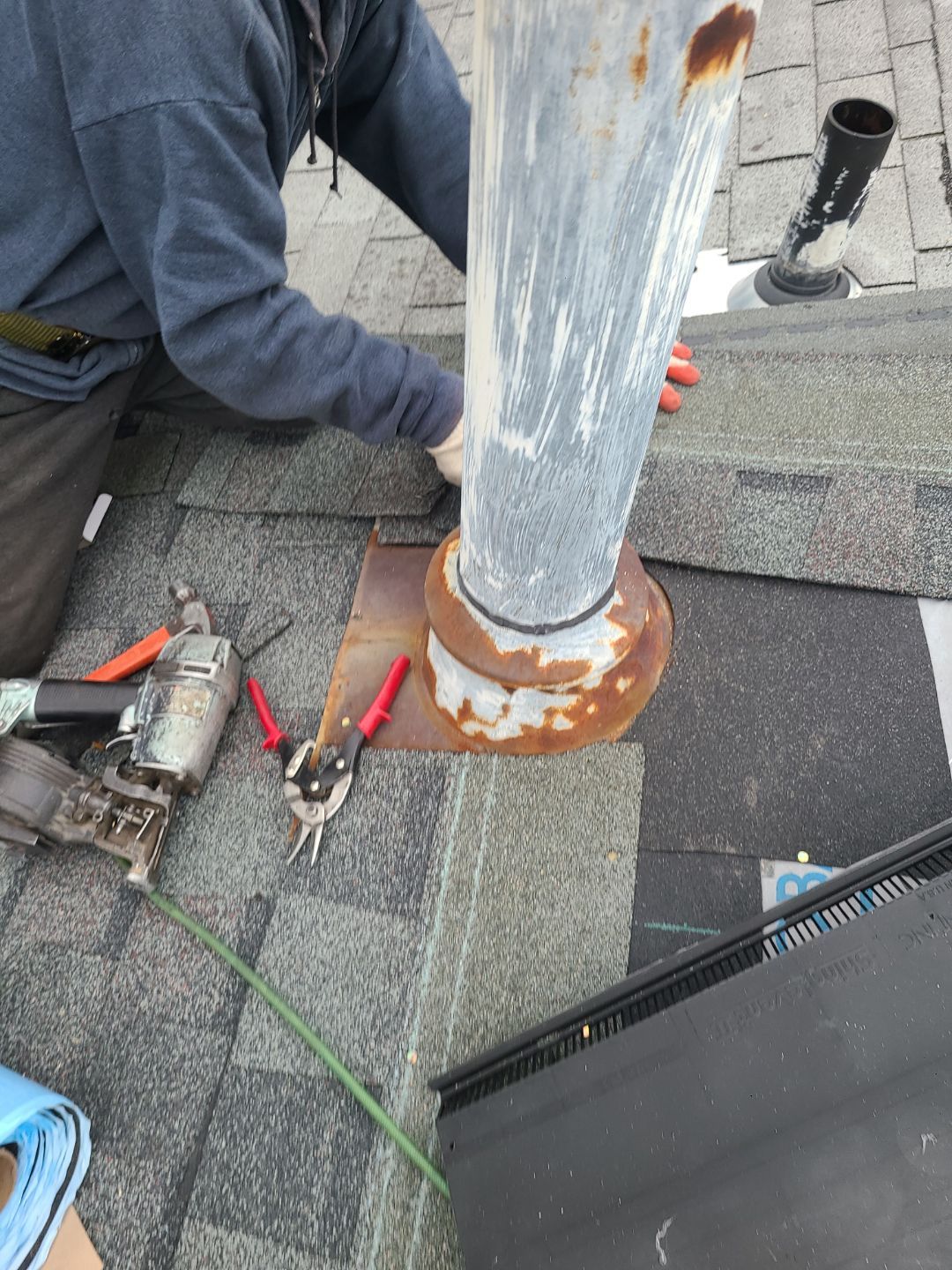 Alexandria Certainteed Landmark Roof in Colonial Slate by RM Banning, Inc.