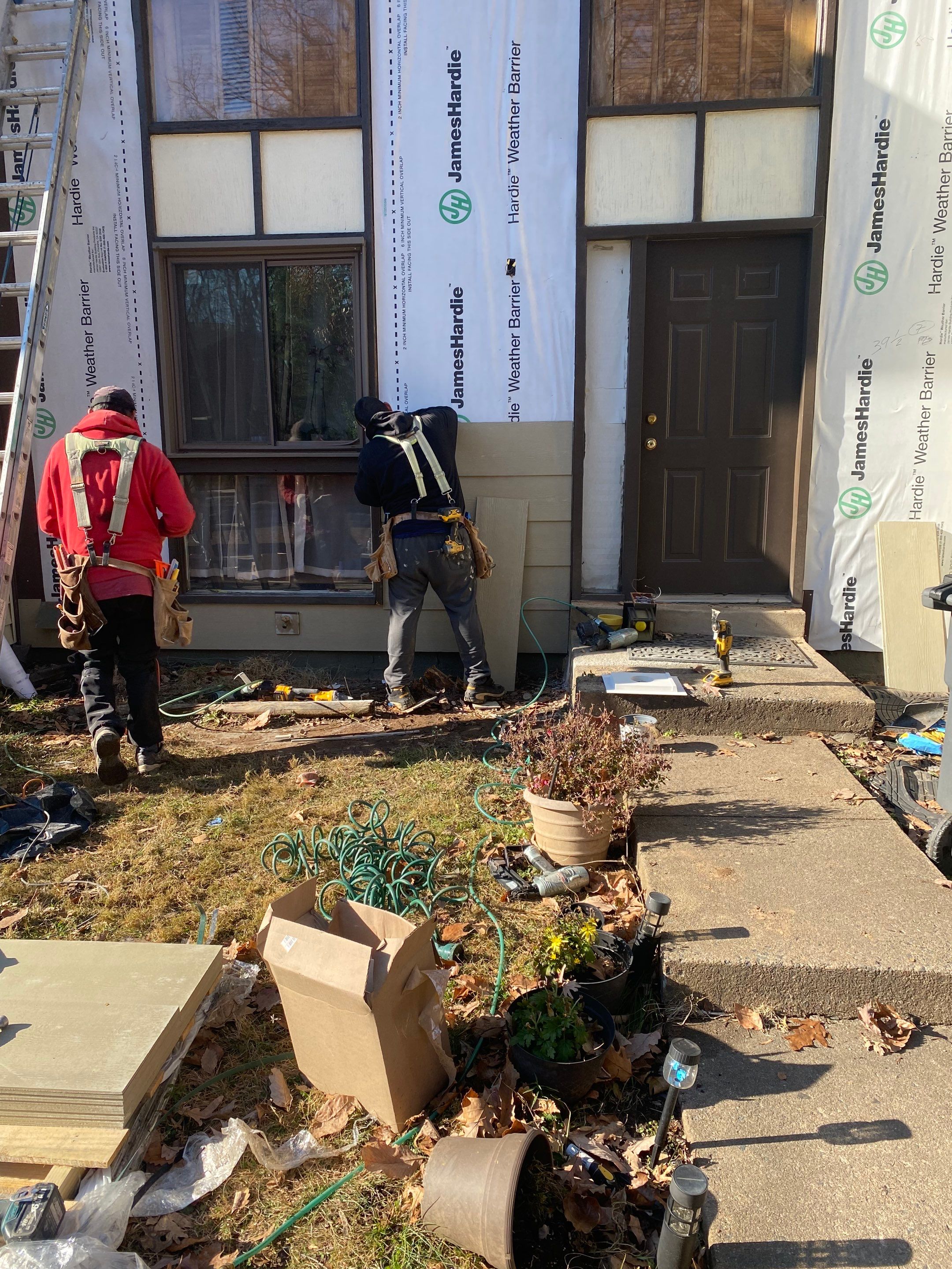 Reston: Residential Siding Replacement with James Hardie Statement Beaded Plank in Cappuccino Muffin by RM Banning, Inc.