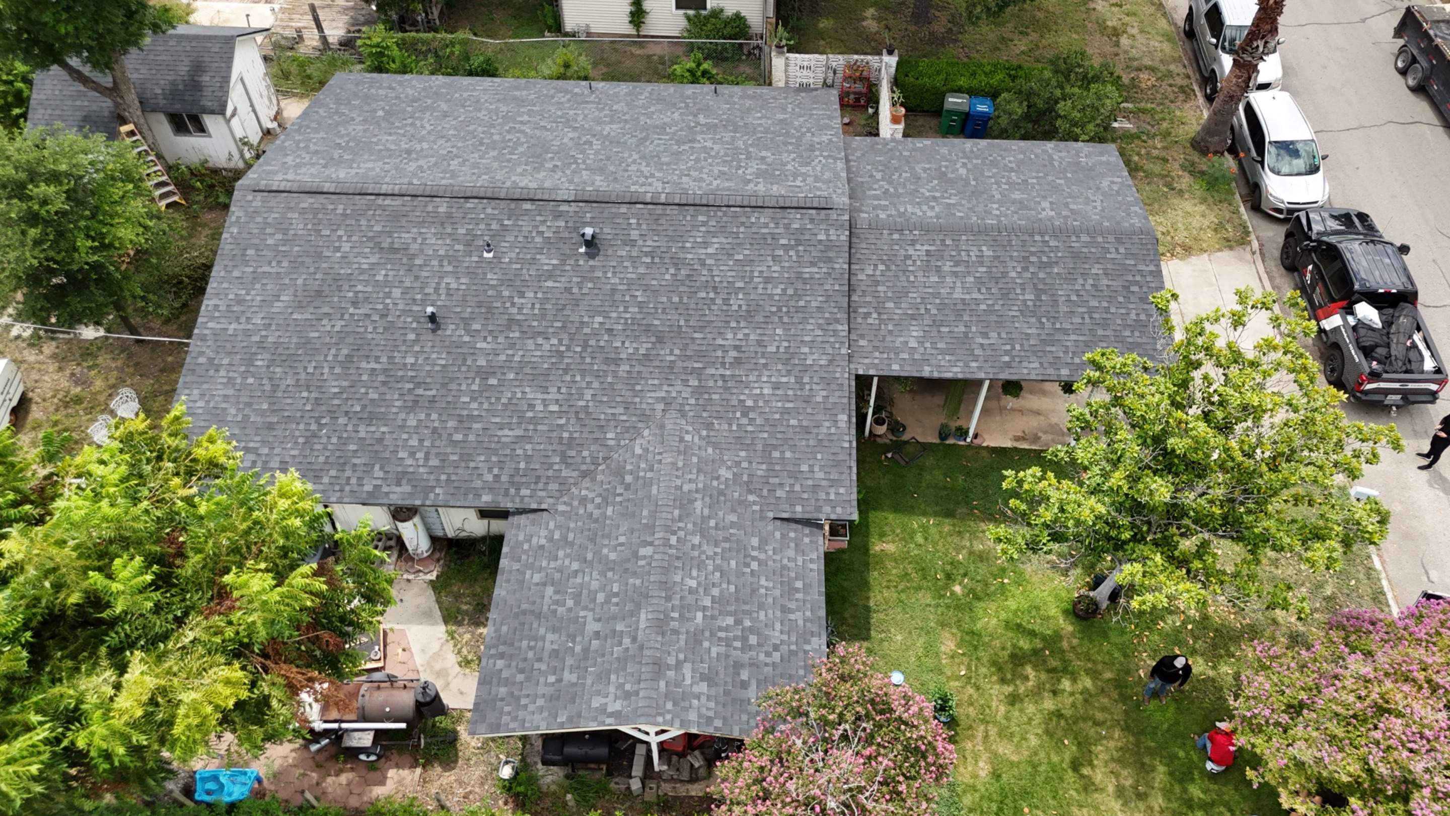 Onyx Black - Owens Corning TruDefinition Duration Oakridge by RoofsOnly.com