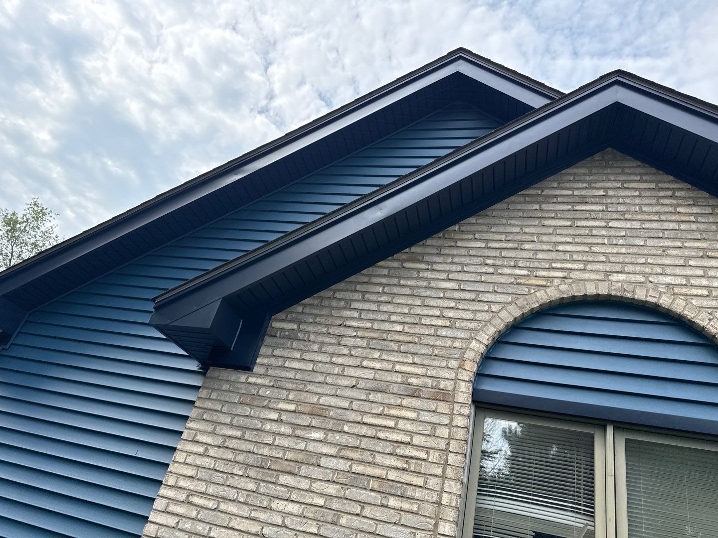 Siding Replacement using Alside Charter Oak D4.5" Laguna Blue by 180 Contractors