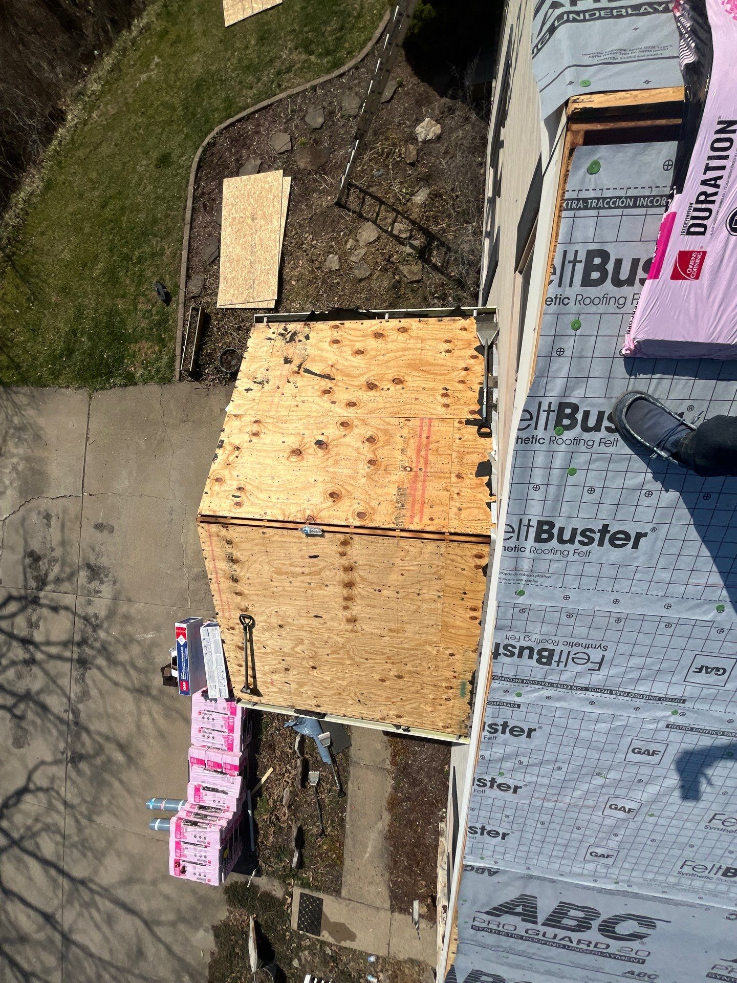 Residential Roofing Installation using GAF Timberline HDZ Charcoal by Rainstoppers Roofing