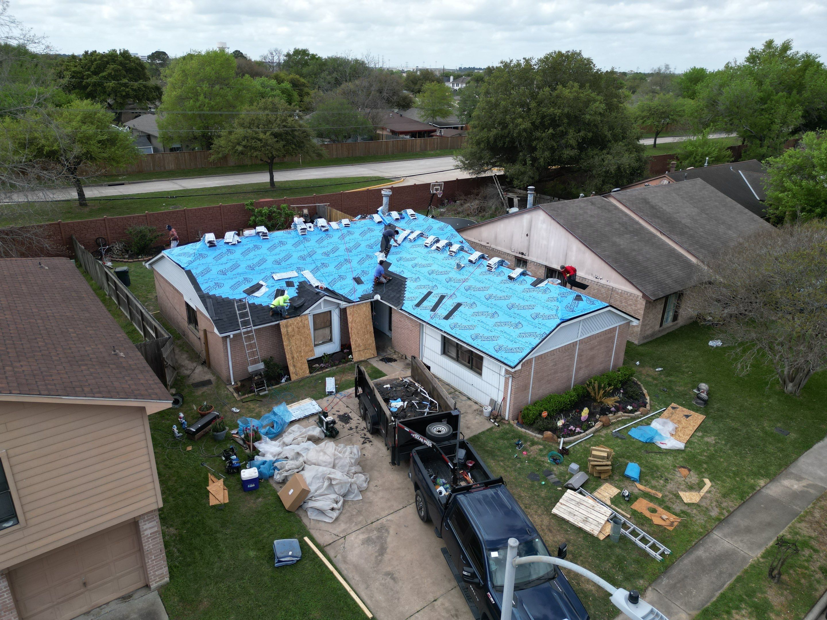IKO Cambridge Dual Black by HHH Roofing & Construction