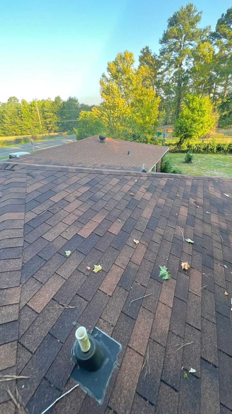 Owens Corning Oakridge Shingle - Color - Driftwood by deleted_company_780284