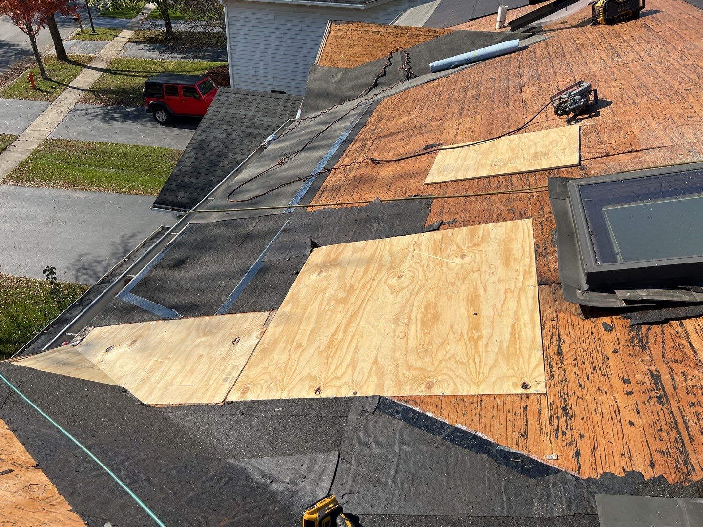 Multi-family unit roof replacement. using GAF Timberline HDZ by Pro Home Services Inc