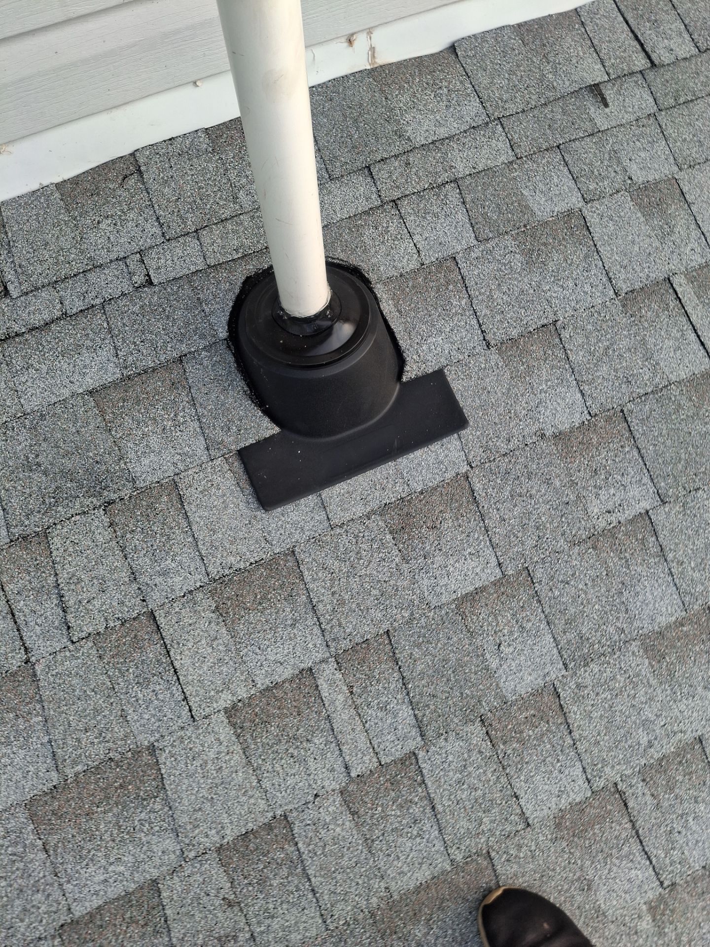 Residential Roofing Installation using GAF Timberline HDZ Fox Hollow Grey by Rainstoppers Roofing