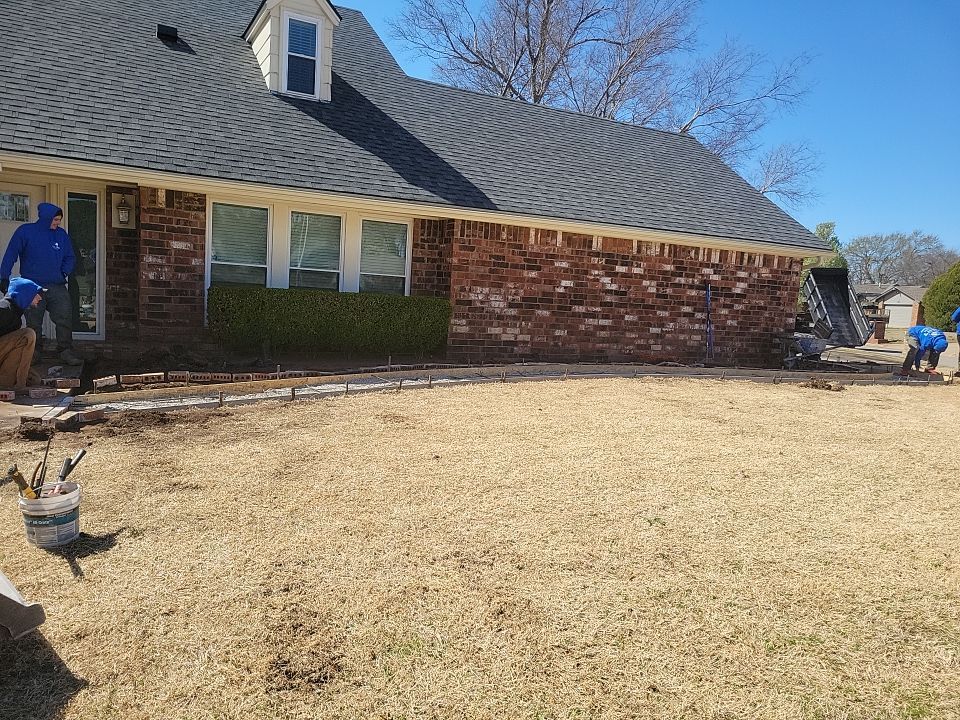Concrete sidewalk using Concrete by Clays Services Inc
