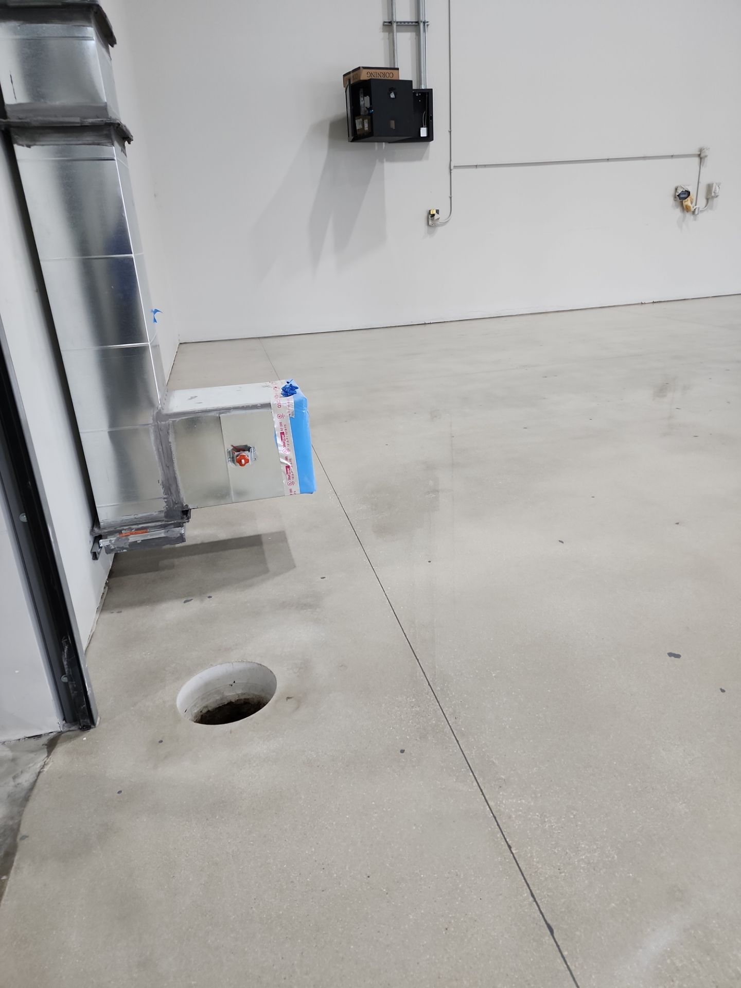 Pepsi Warehouse Concrete Polishing by Seamless Surfaces