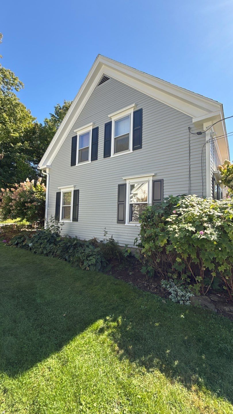 Project in Rockport by NORTH ATLANTIC PAINTING COMPANY 