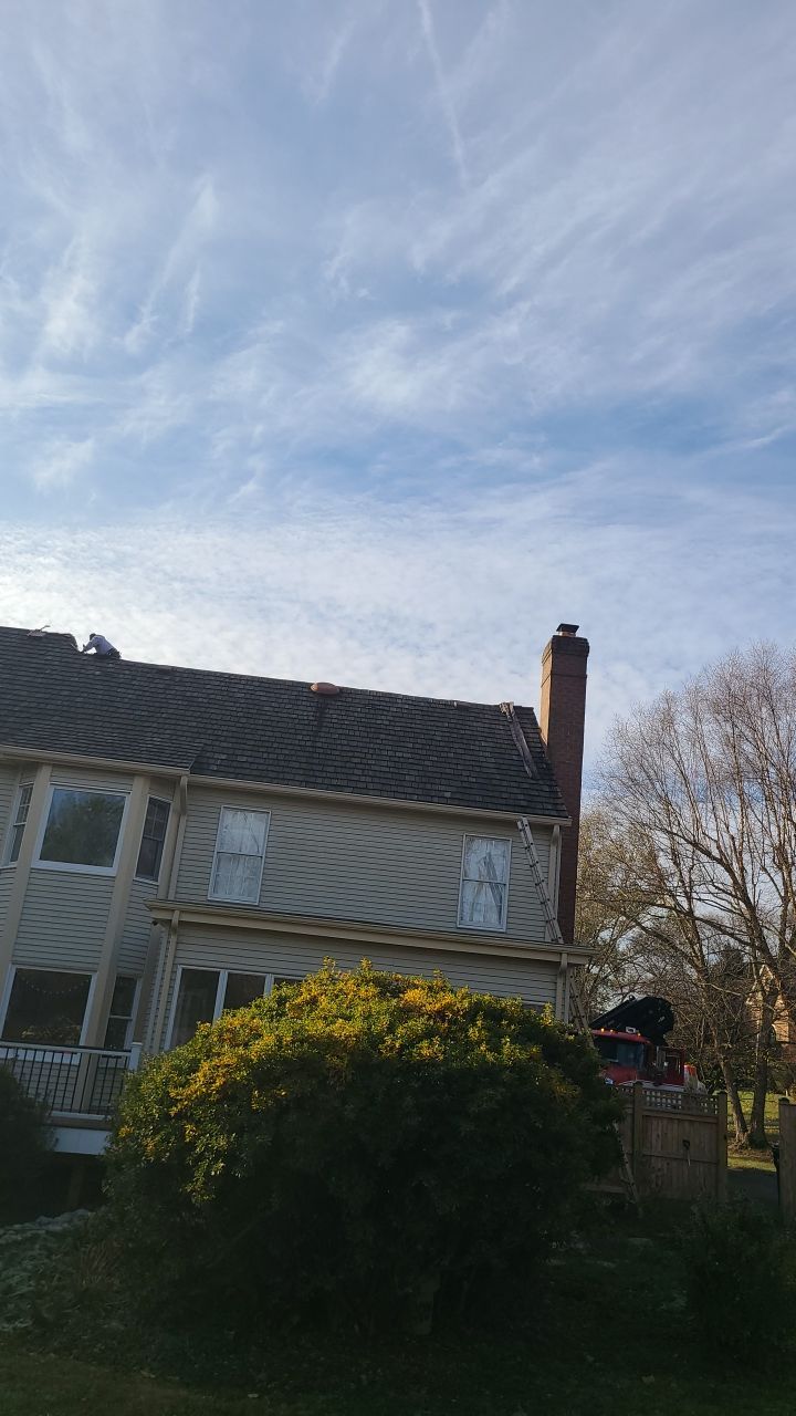 Herndon: CertainTeed Landmark Pro Designer Shingles in Max Def Driftwood by RM Banning, Inc.