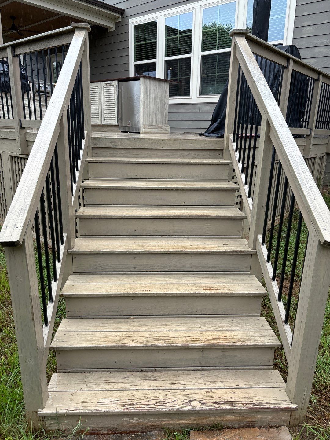 Weathered Deck using AcryFin by DuraSeal