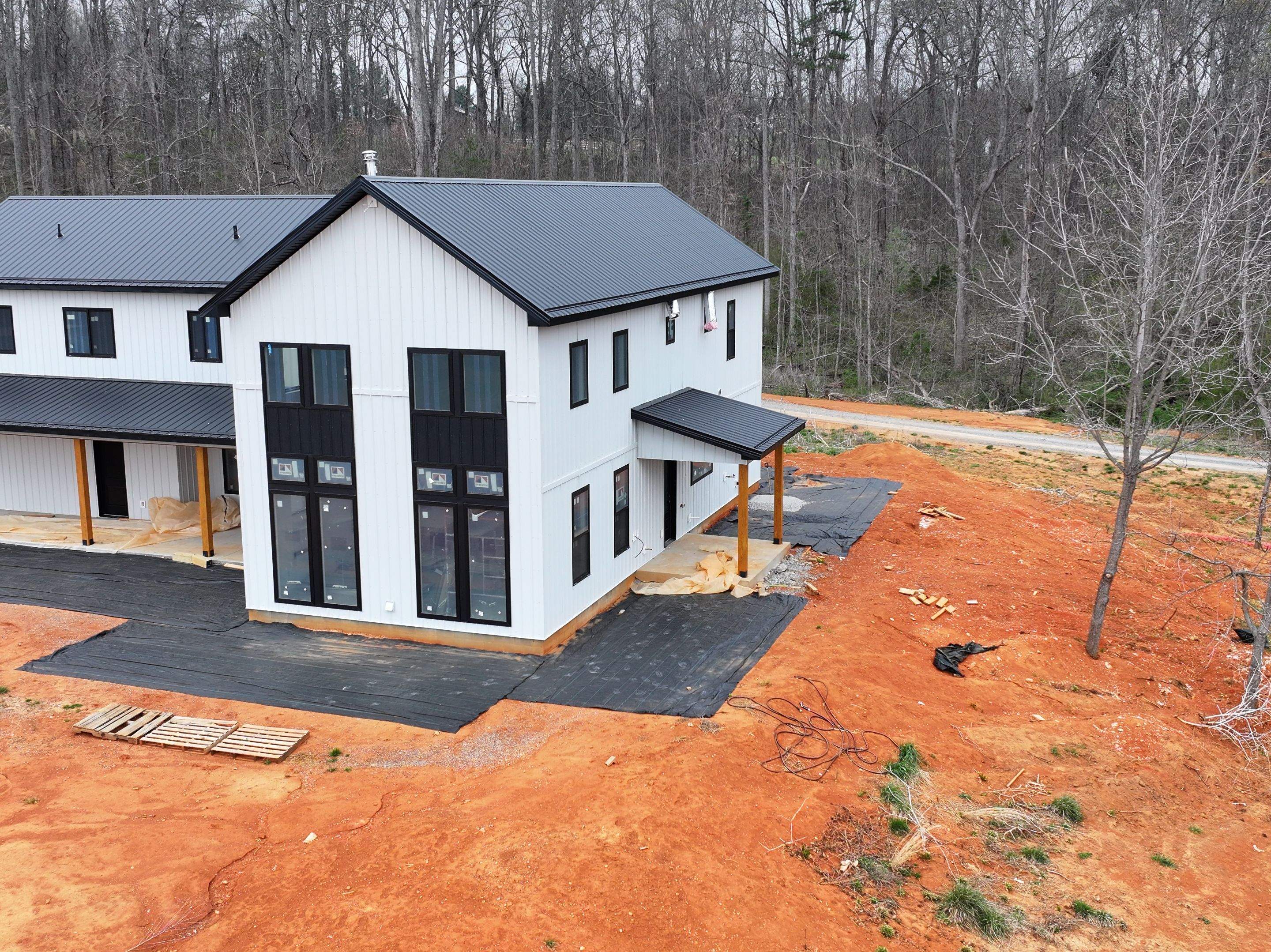 Titus Jr Residence by Omnia Roofing