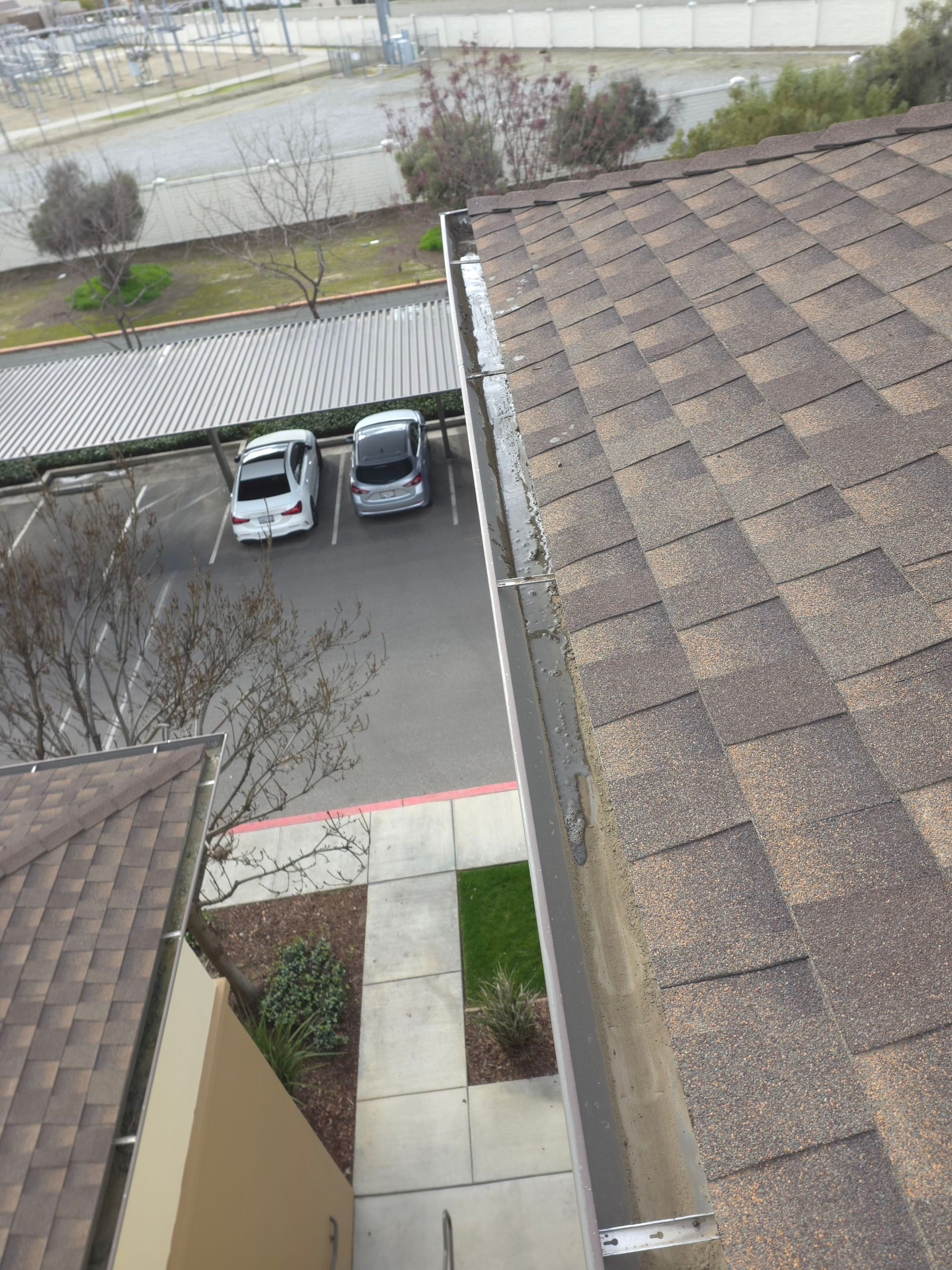 HOA gutter cleaning after photo.