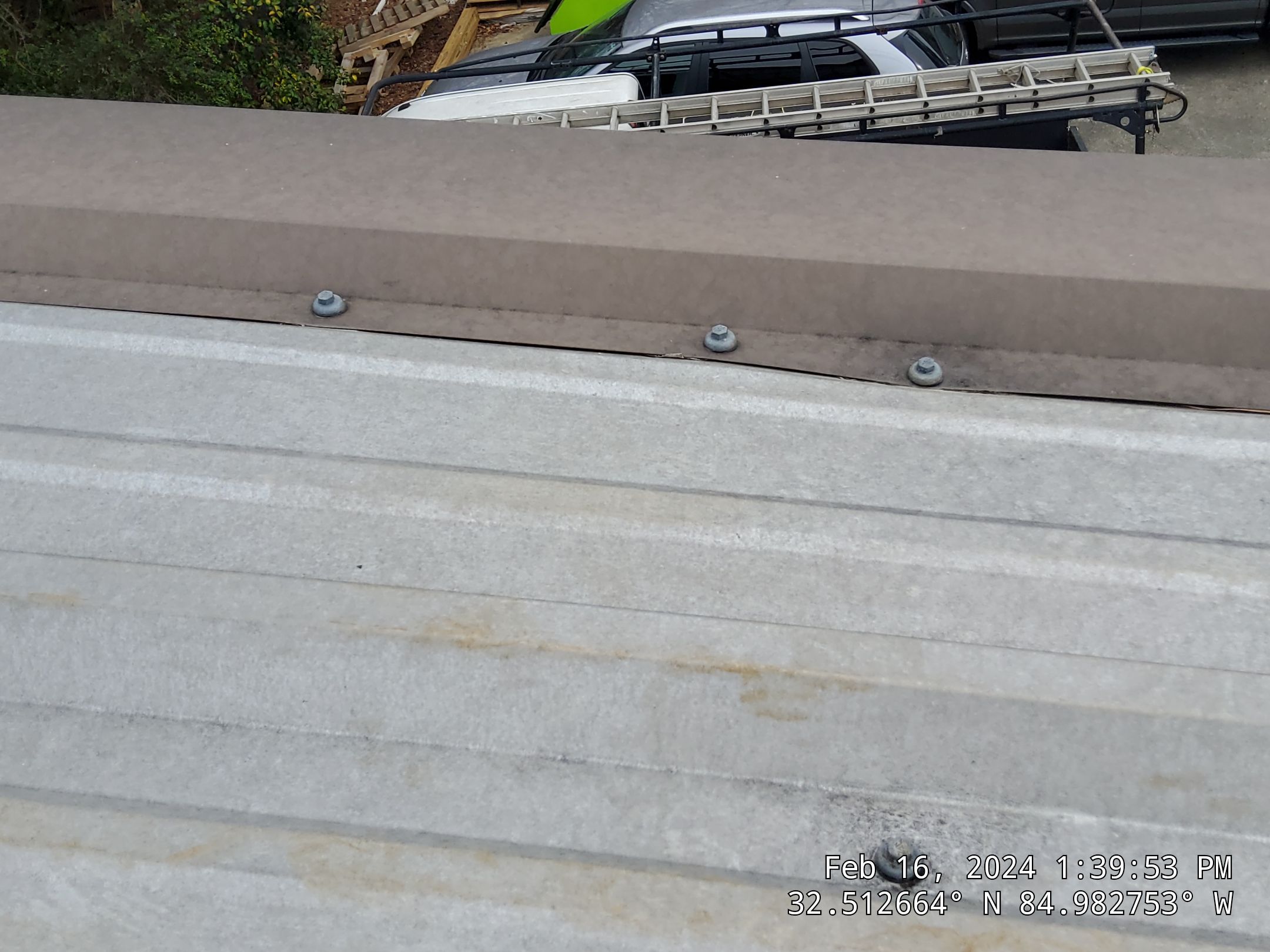 Master Clean Roof and Gutter Cleaning by iGreen Solutions