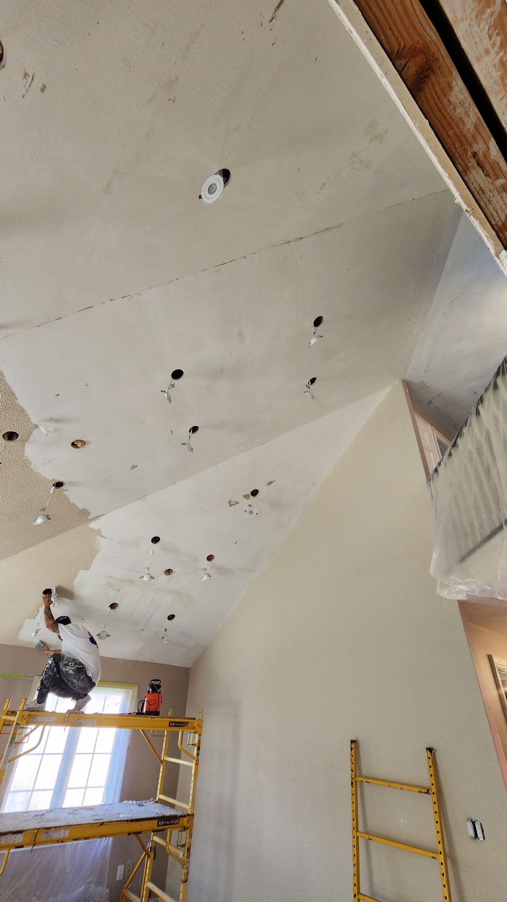 Project in Newmarket ( Full House, Stucco Ceilings) by GTA HOME PAINTING