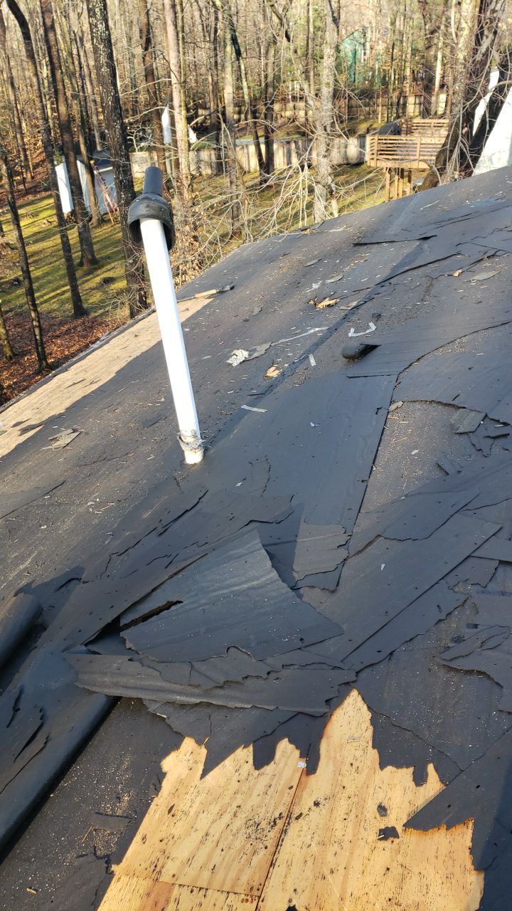 Manassas: CertainTeed Landmark Designer Shingles in Charcoal Black by RM Banning, Inc.