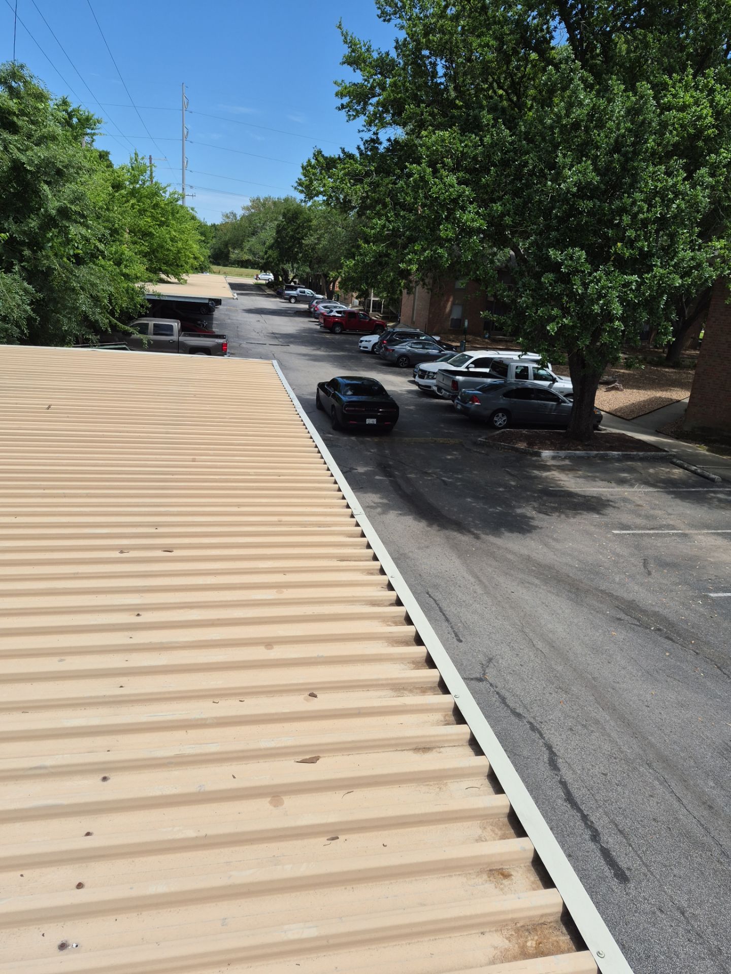 HOA gutter cleaning after photo.