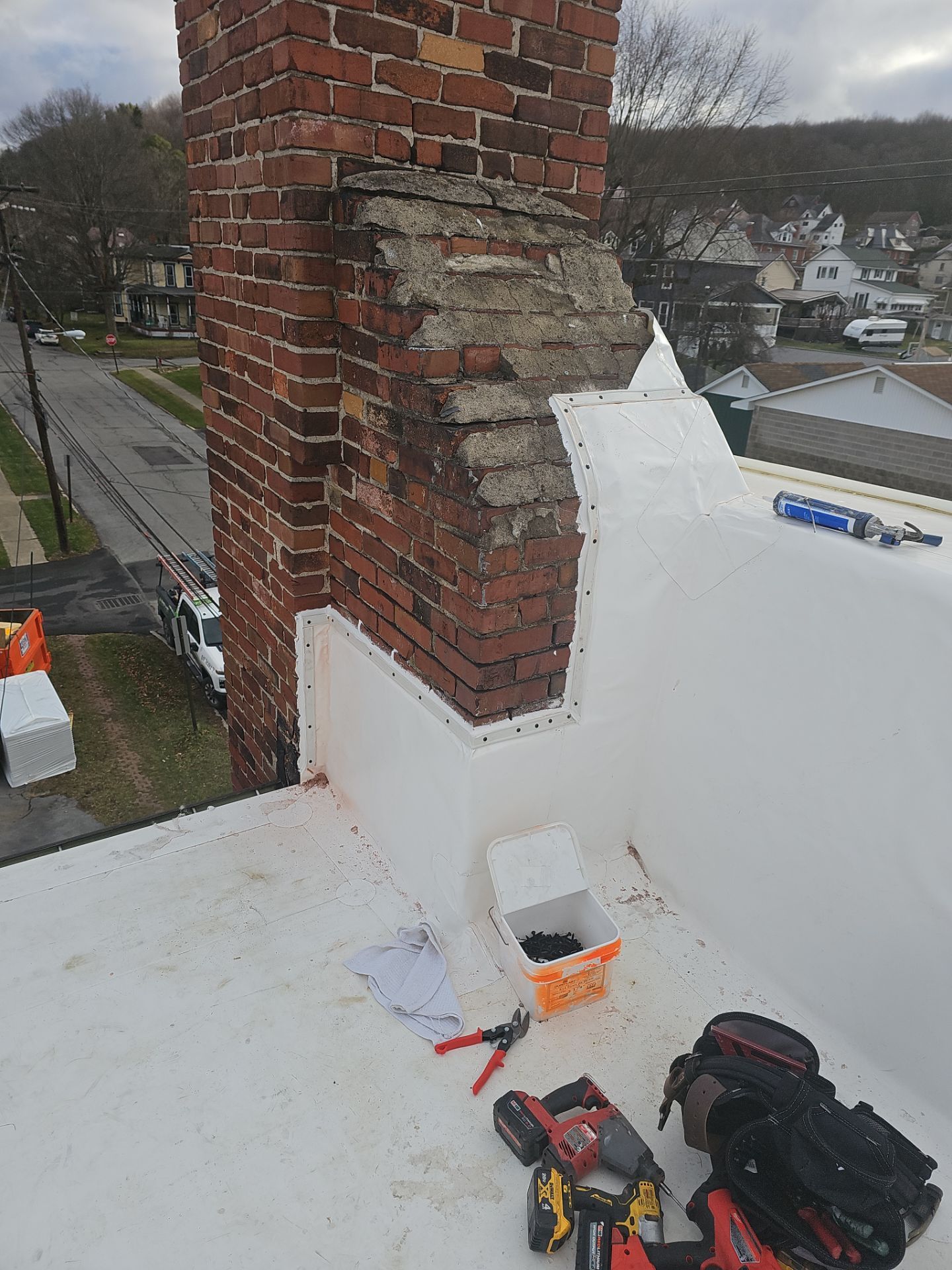 Western Auto  by 768 ROOF, LLC.