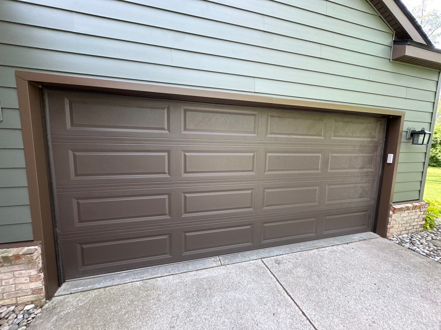 Siding Replacement using Alside S7 Cedar Mill Grain Composite by 180 Contractors