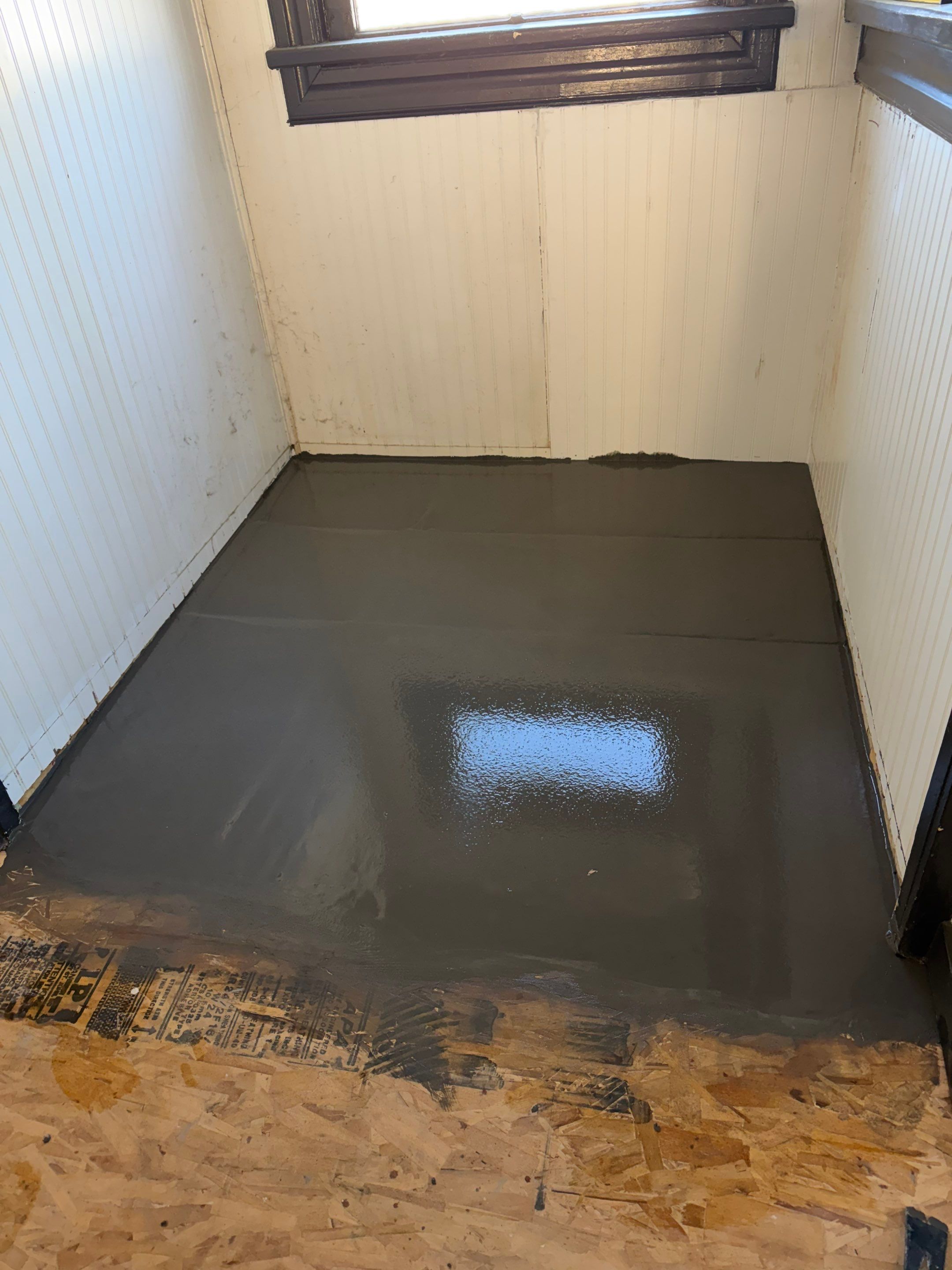 Vinyl Floor Tile by Handyman State LLC