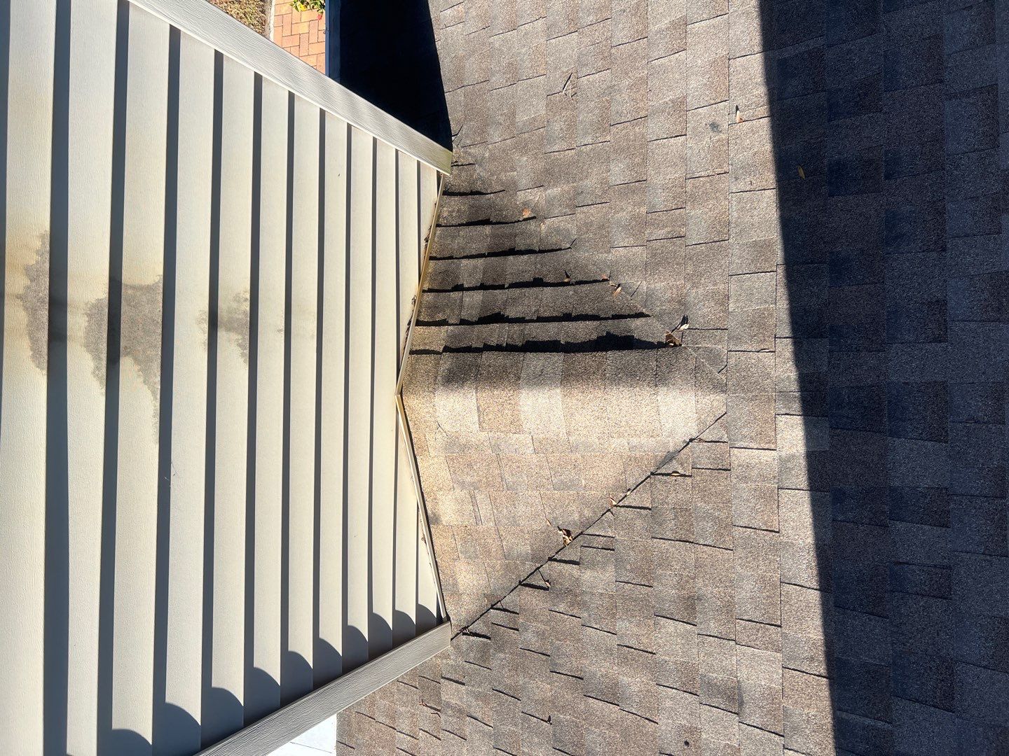 Owens Corning Designer Series (Summer Harvest) by RoofGuru AI LLC