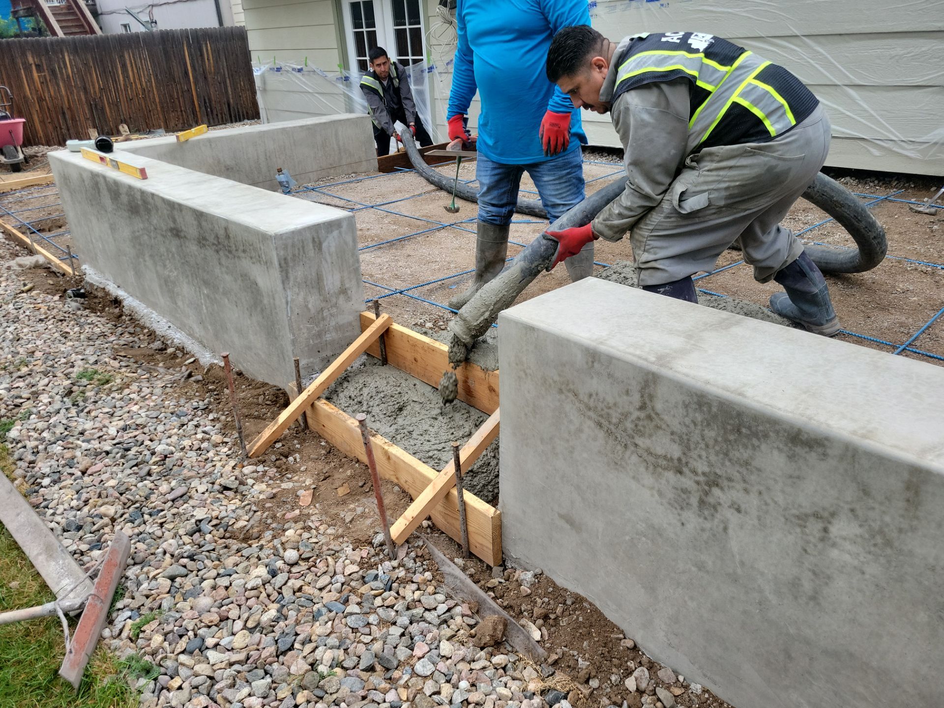 New Concrete Patio and Integrated Retaining Walls in Fort Collins by Center Line Concrete