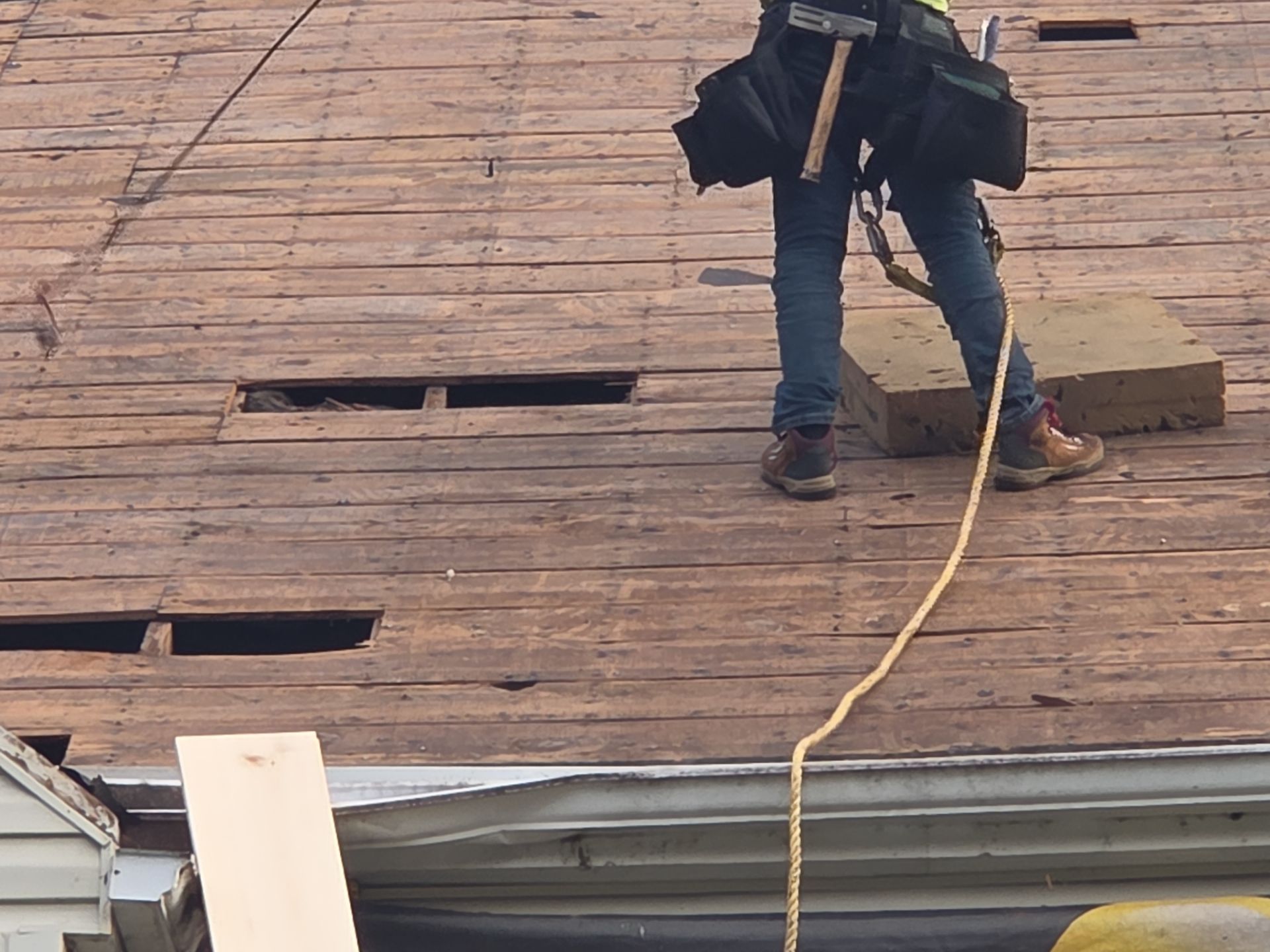 Charleston WV IKO Dynasty Roof Replacement – Premium Asphalt Shingles & Expert Installation by Mr. Roofer