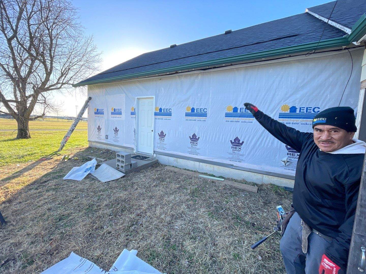 Siding Installation using Craneboard D7 by EEC Windows, Siding & Roofing
