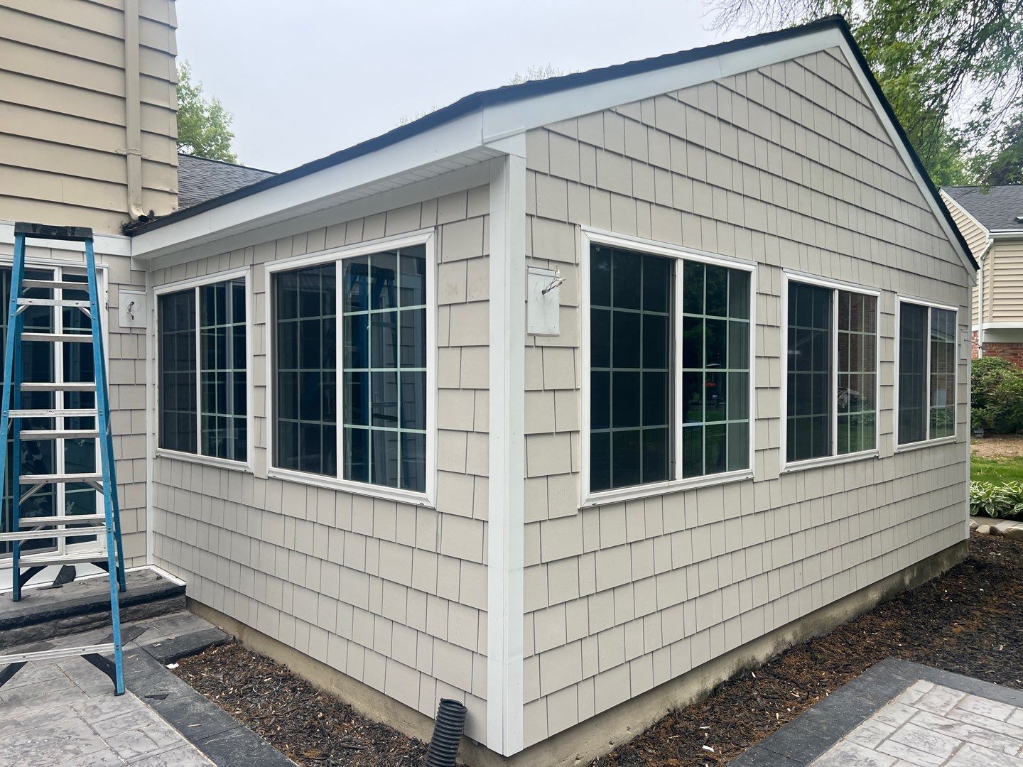 James HardieShingle Installation by Bloomfield Construction & Restoration