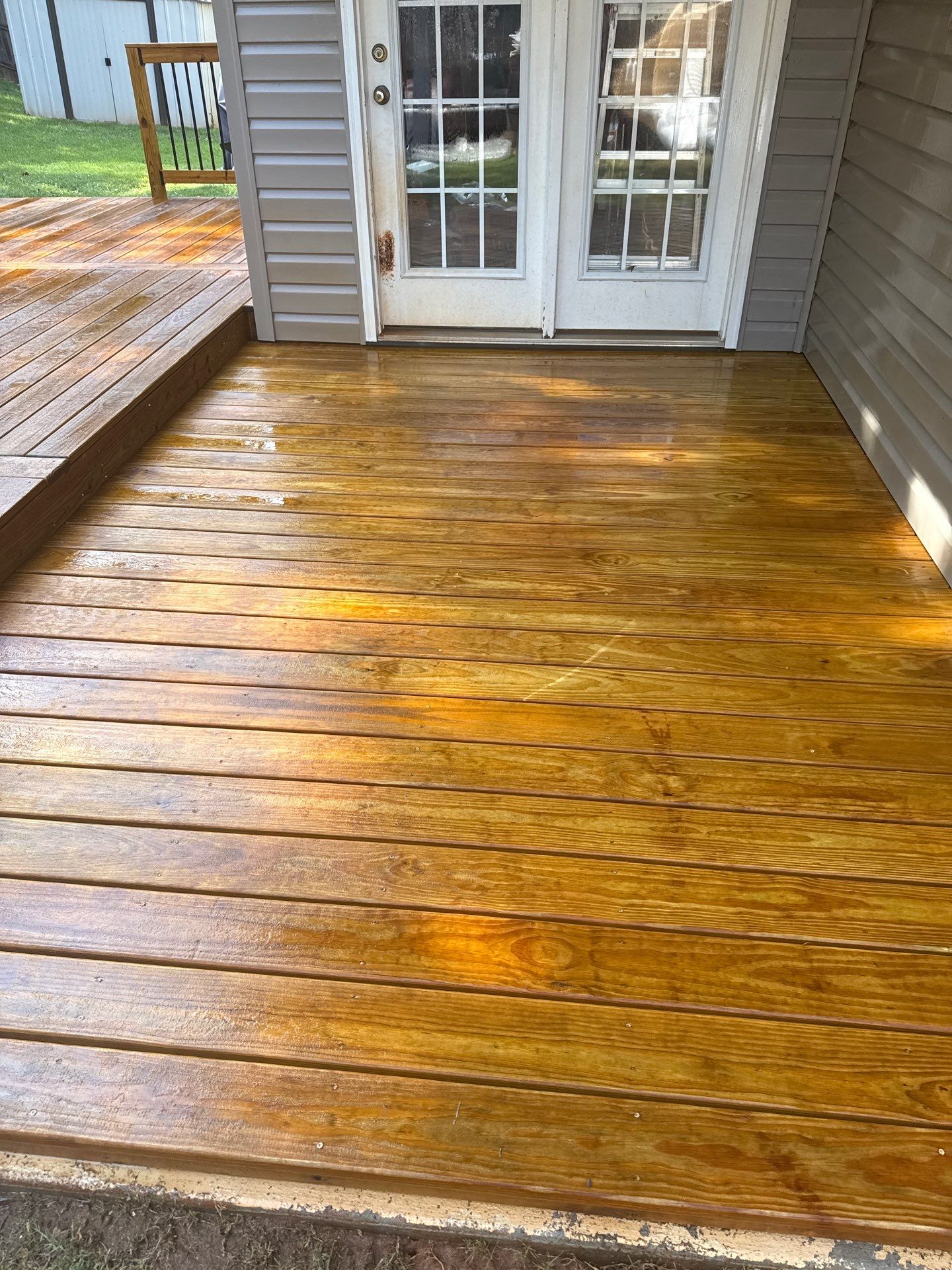 Wood Deck using Wood Sealant by DuraSeal