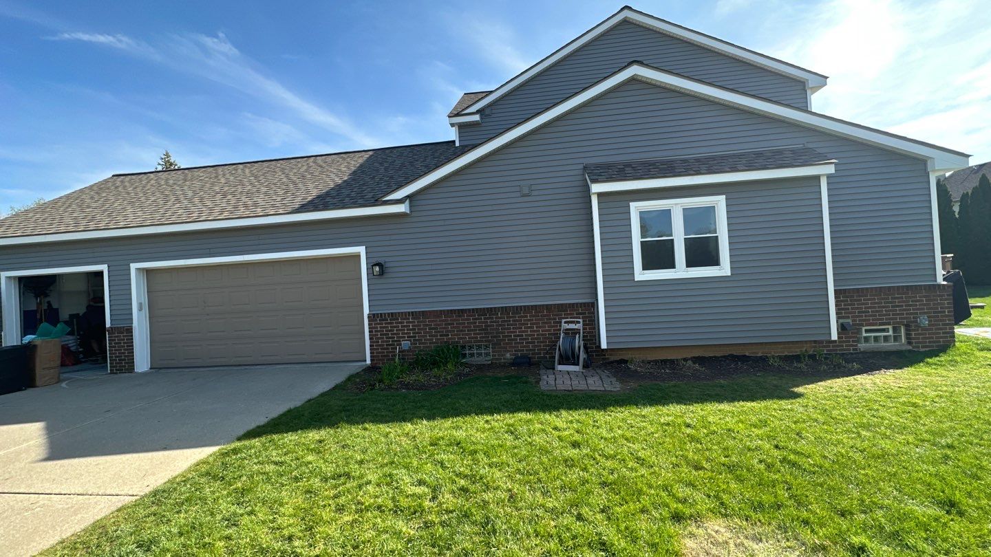 Siding Replacement using Certainteed Classic Restoration D4 by 180 Contractors