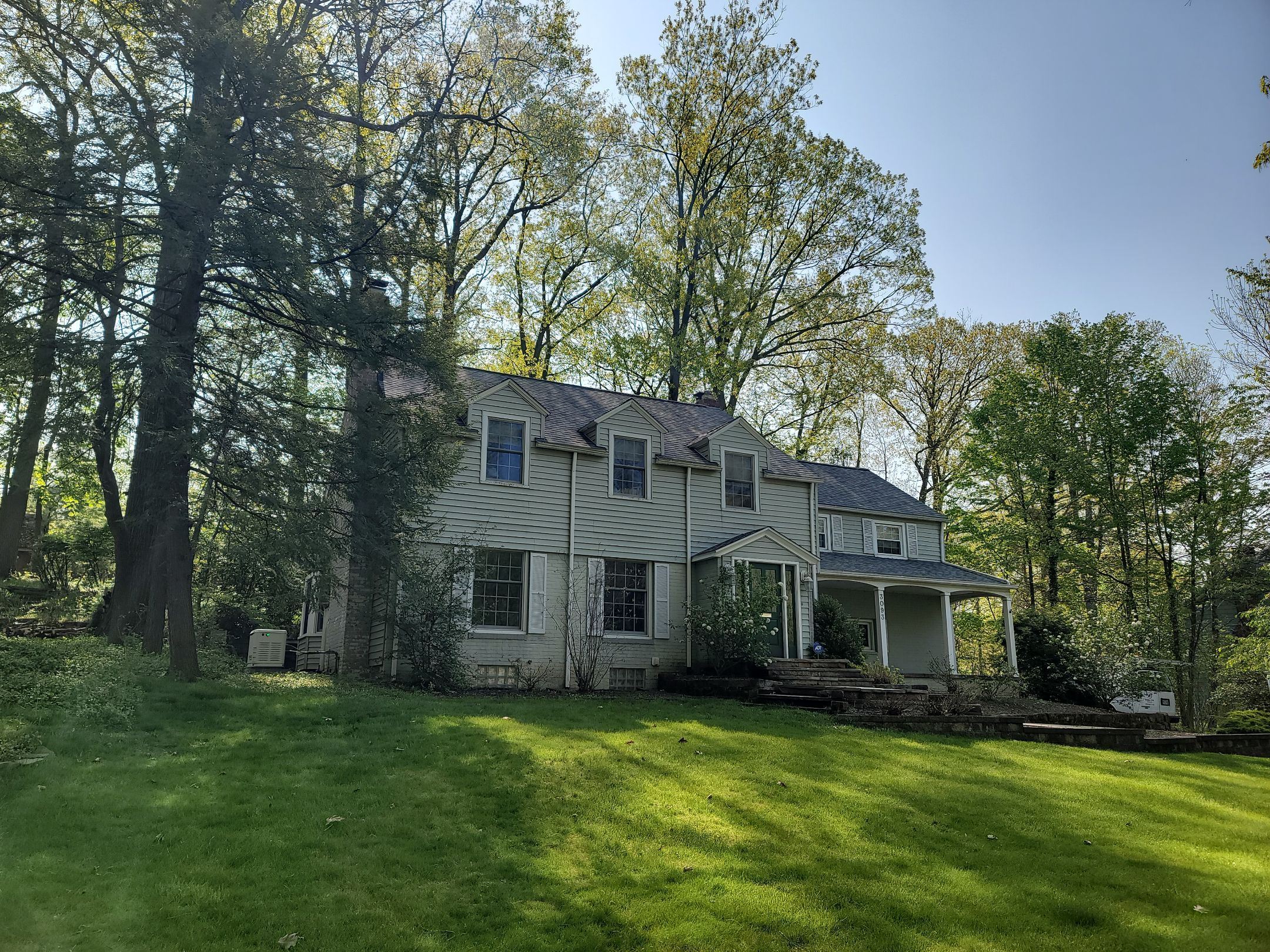 ATLAS PINNACLE COLOR: HEARTHSTONE DRIP EDGE: WHITE by Eagle Eye Roofing