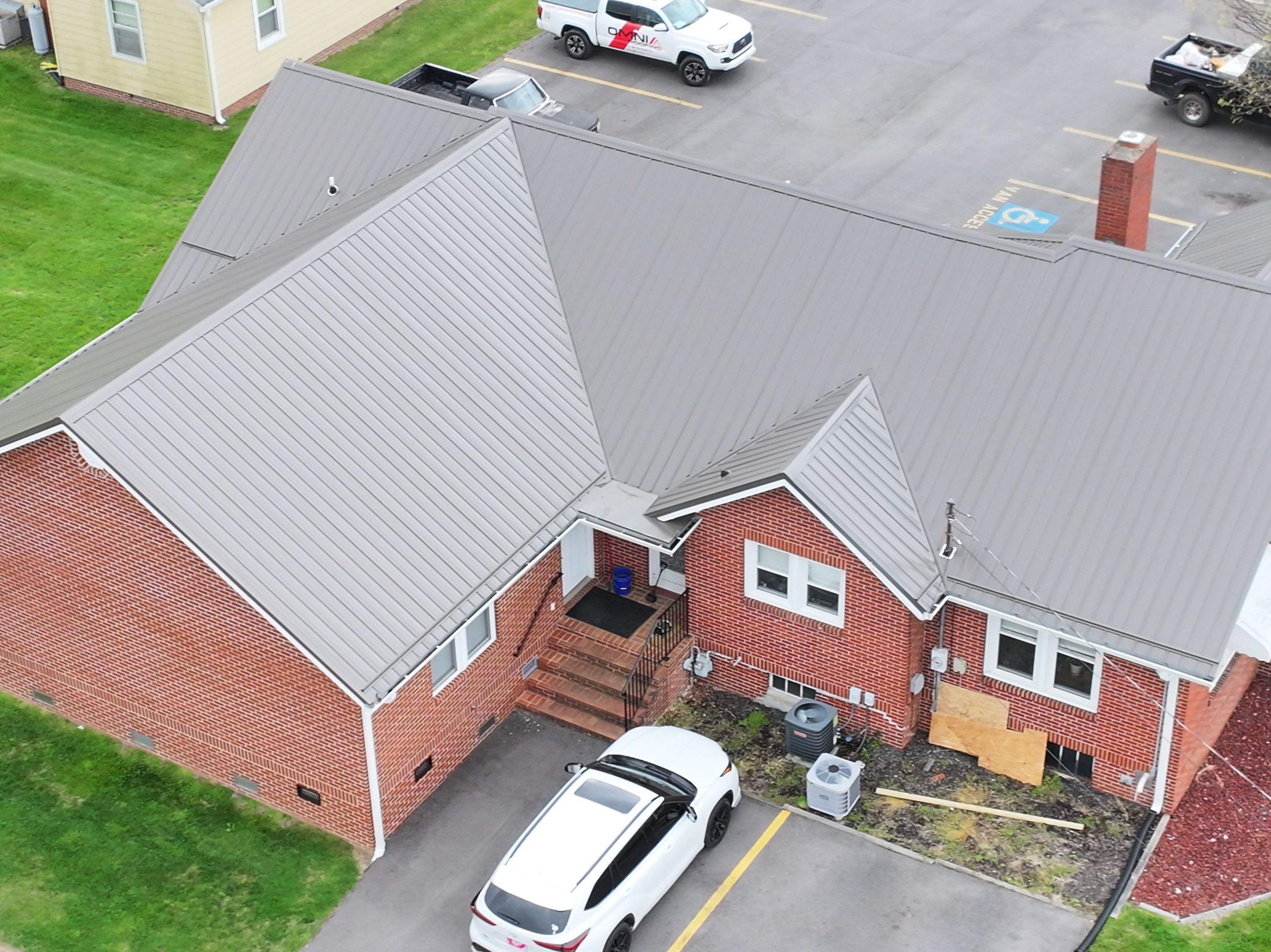 Carter County Planning Office by Omnia Roofing